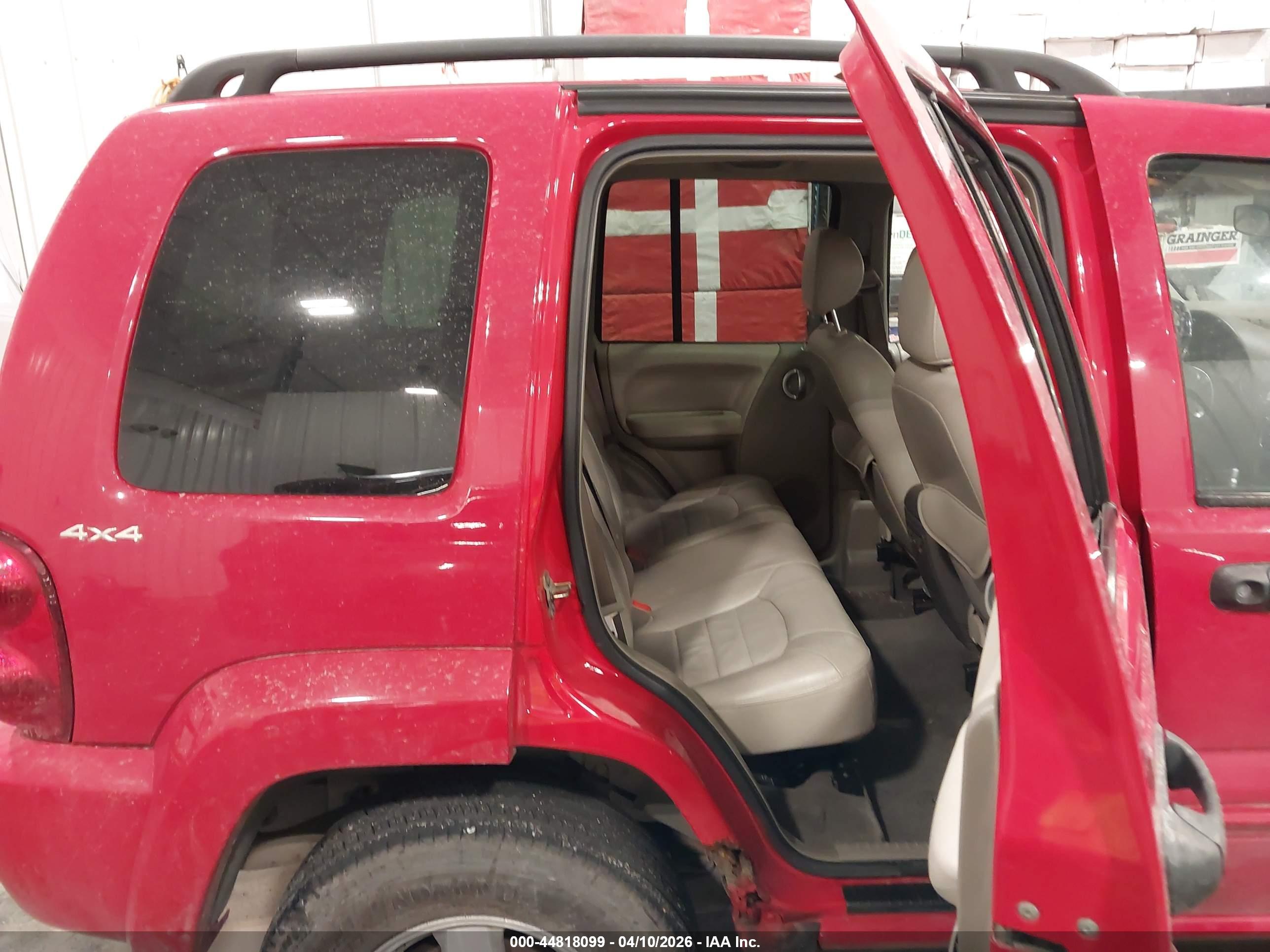JEEP LIBERTY image 8