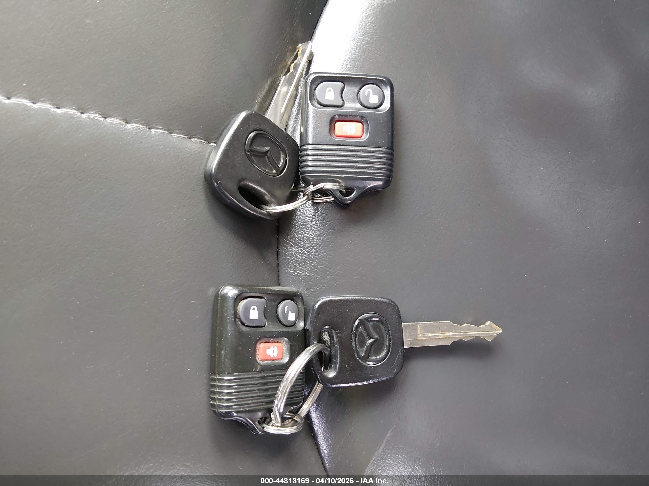 MAZDA TRIBUTE image 11
