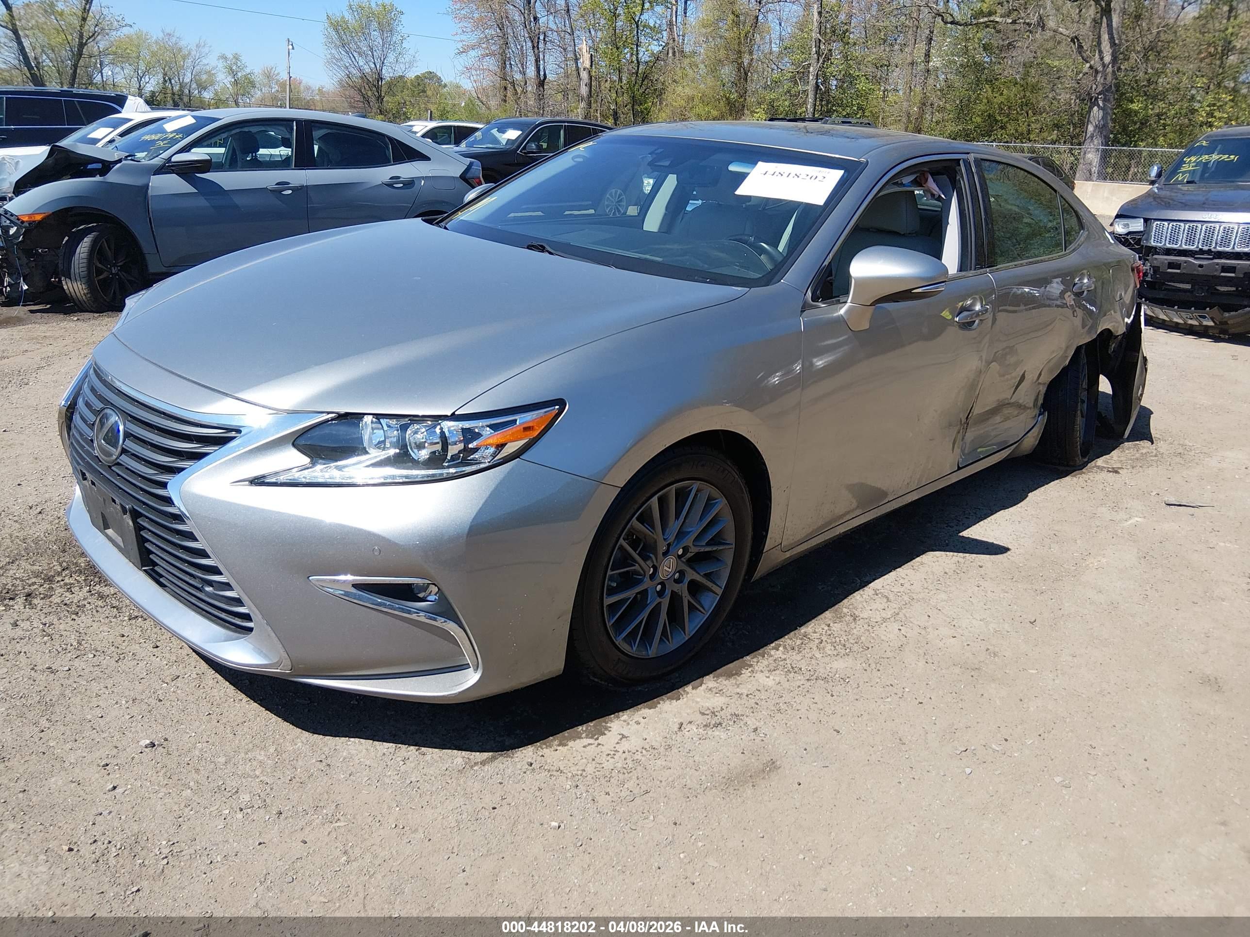 LEXUS ES image 2