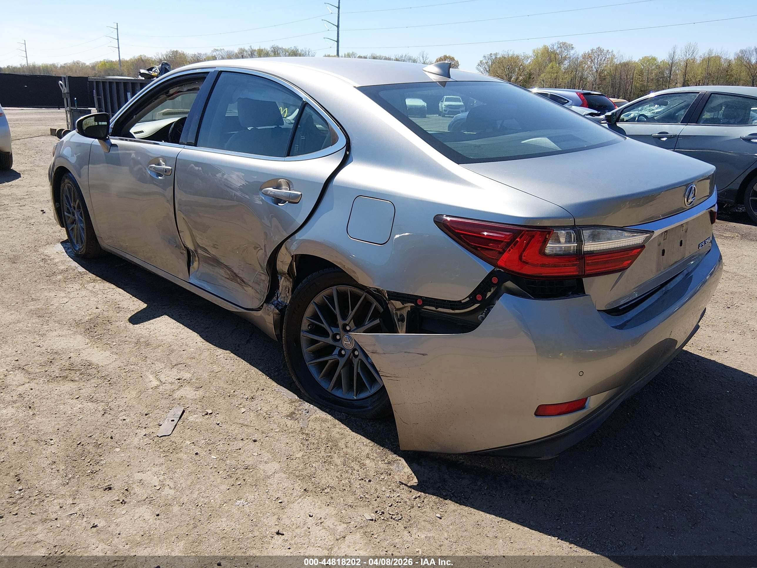LEXUS ES image 3