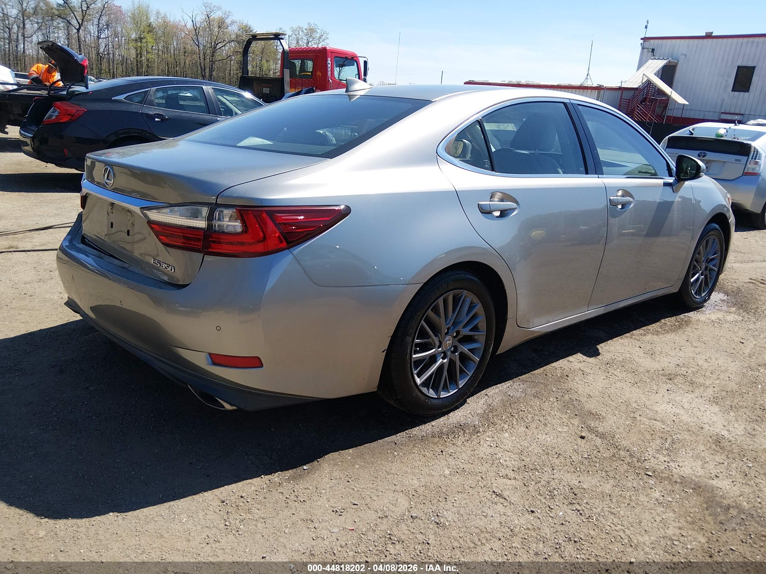 LEXUS ES image 4