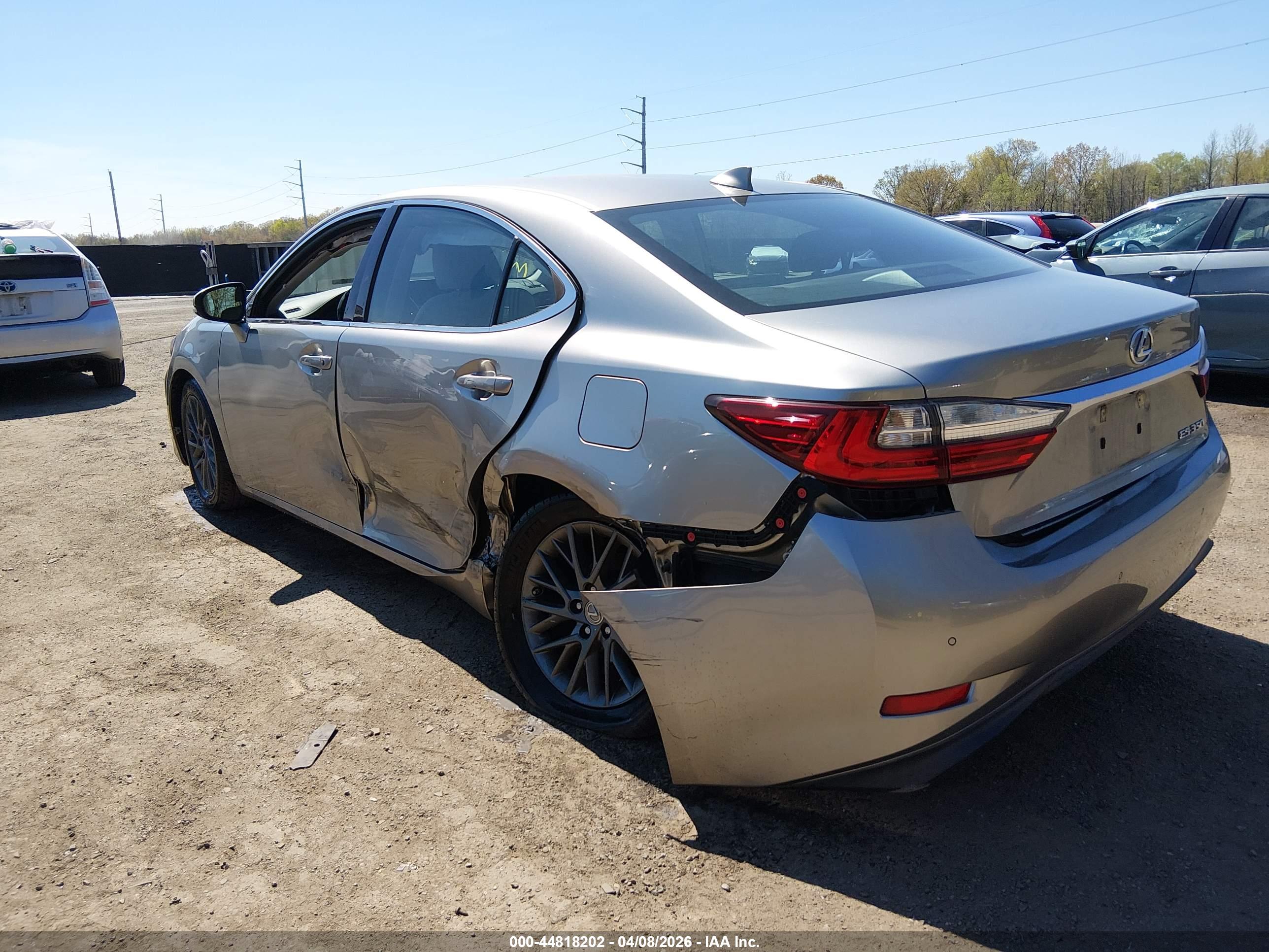 LEXUS ES image 6