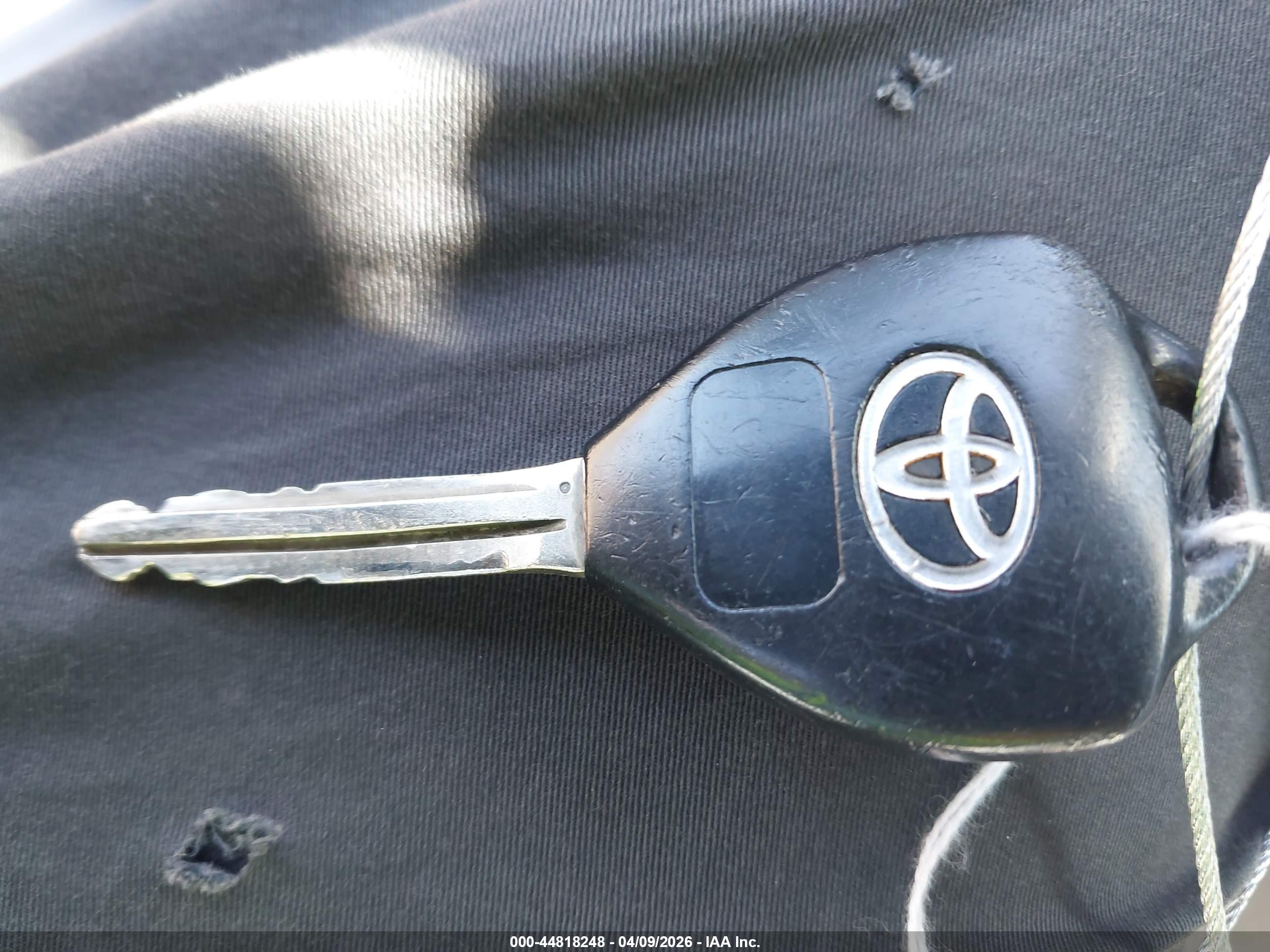 TOYOTA CAMRY image 11