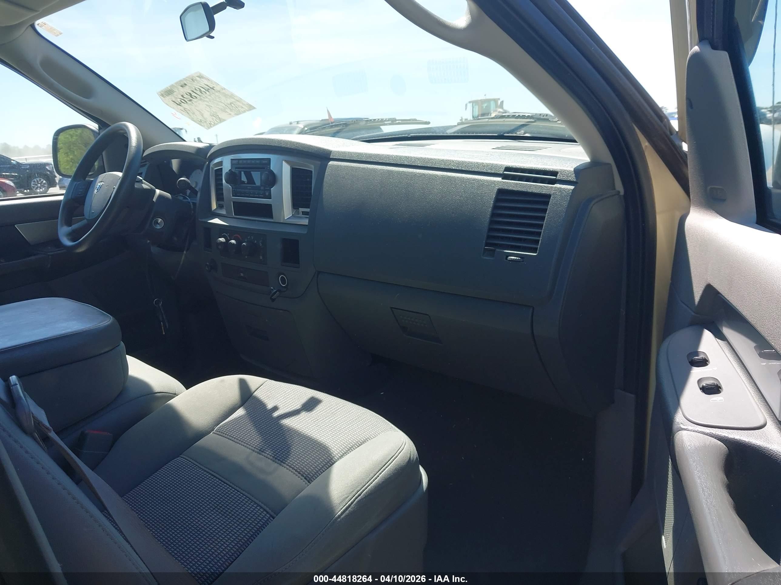 DODGE RAM image 5