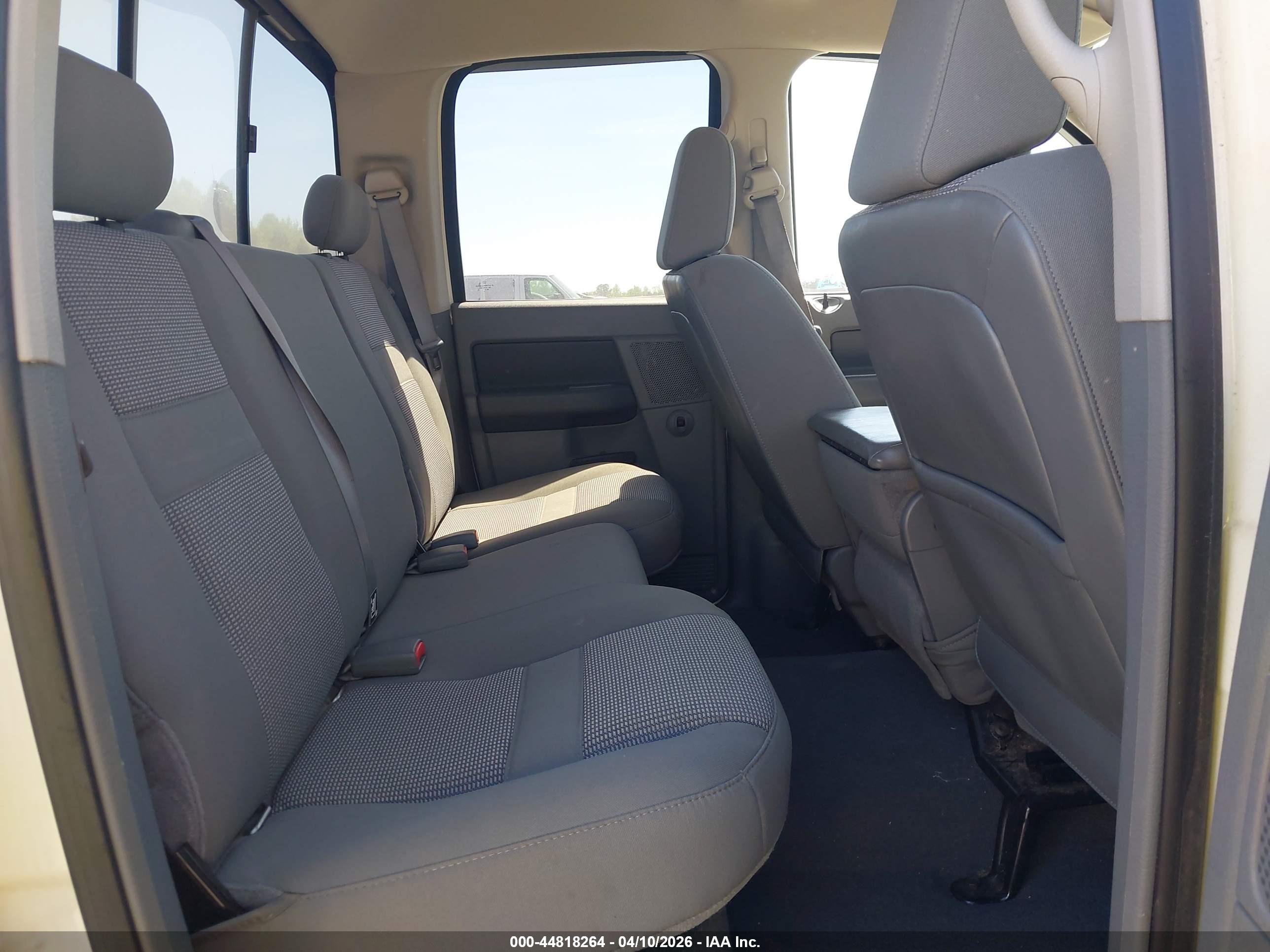 DODGE RAM image 8