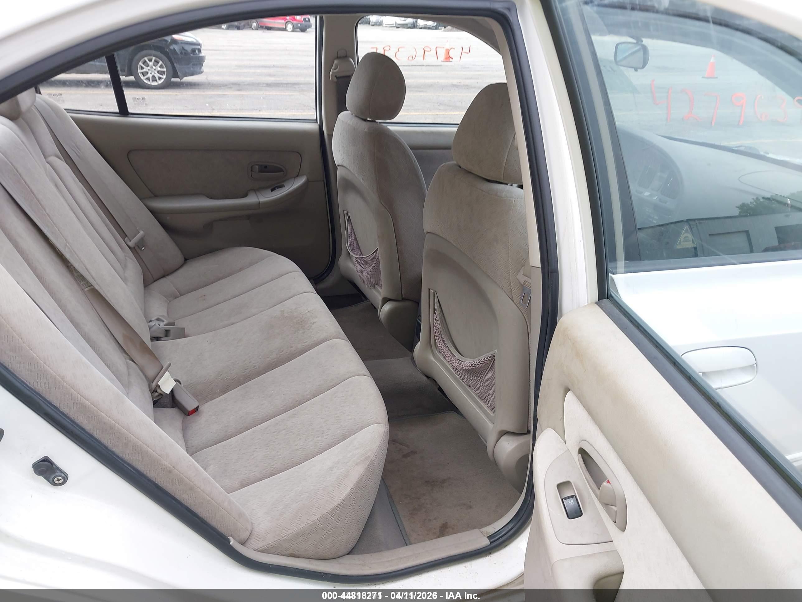 HYUNDAI ELANTRA image 8
