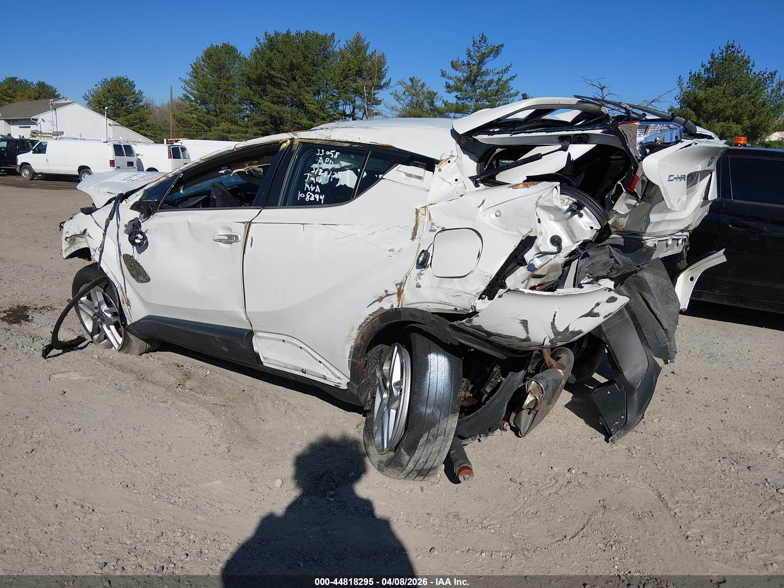 TOYOTA C-HR image 3
