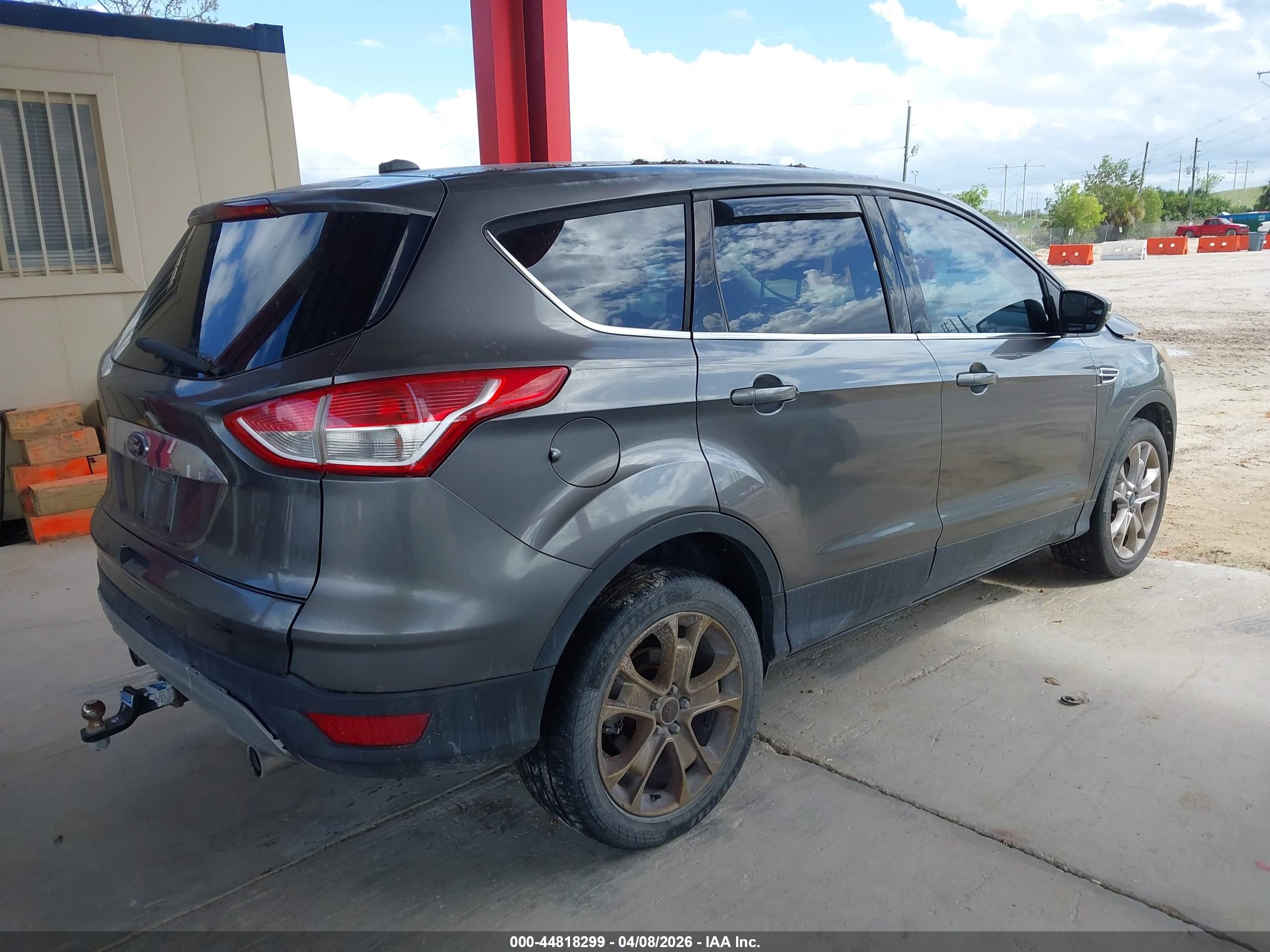 FORD ESCAPE image 4