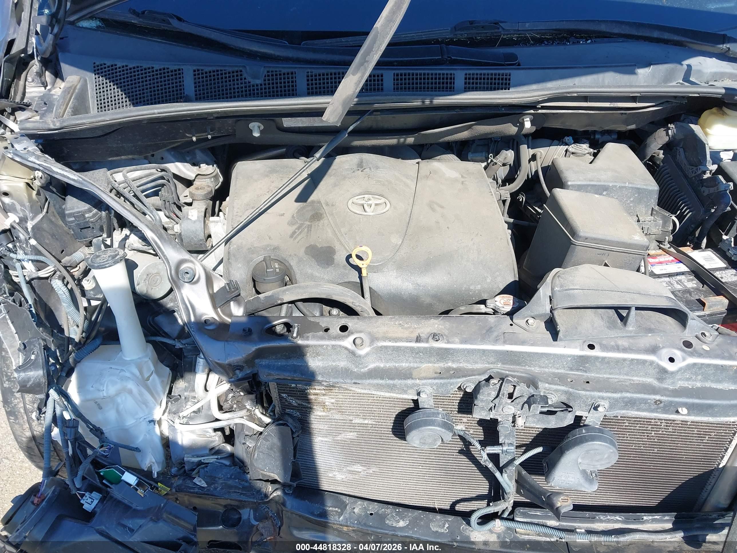 TOYOTA SIENNA image 10