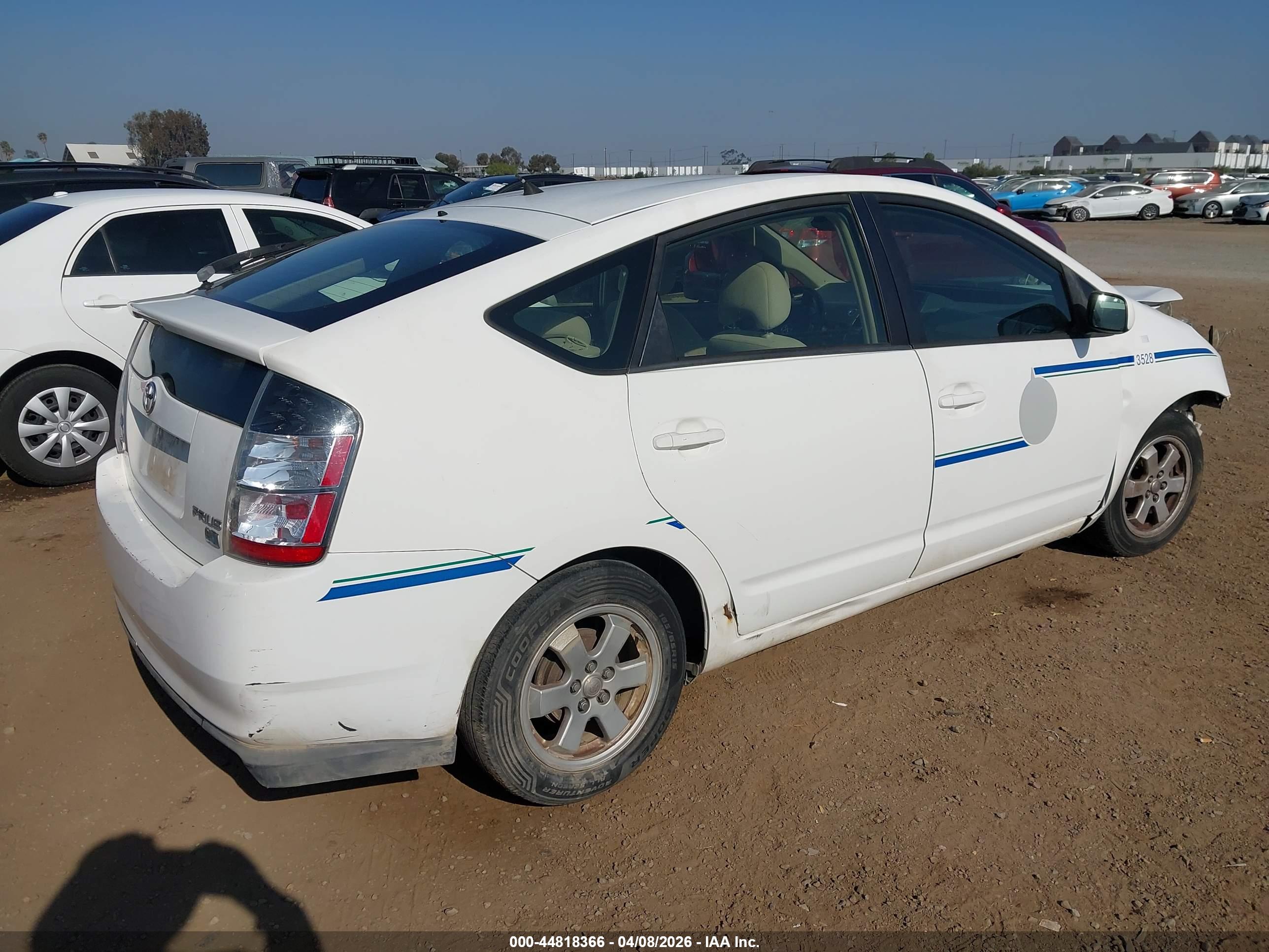 TOYOTA PRIUS image 4