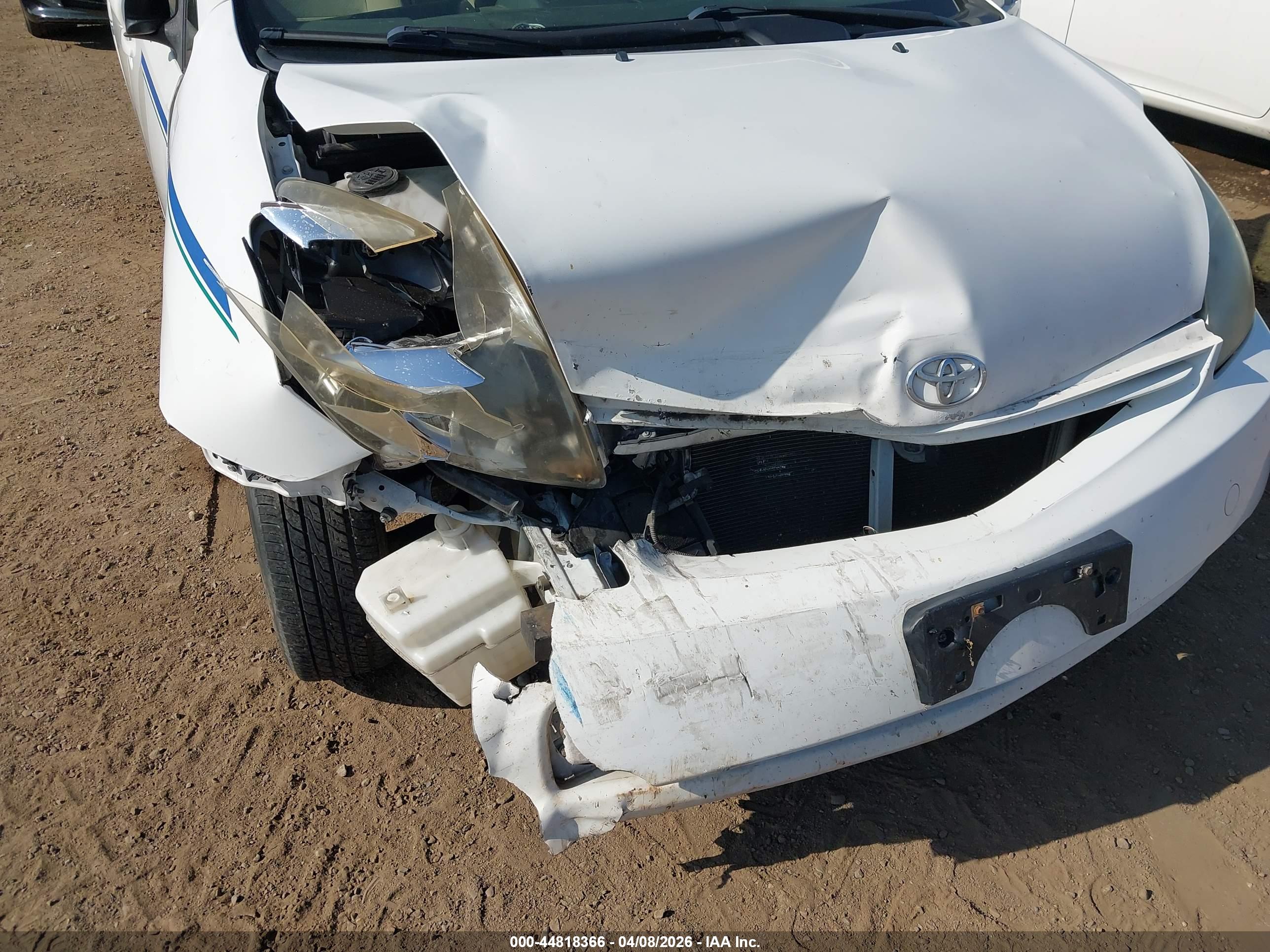 TOYOTA PRIUS image 6