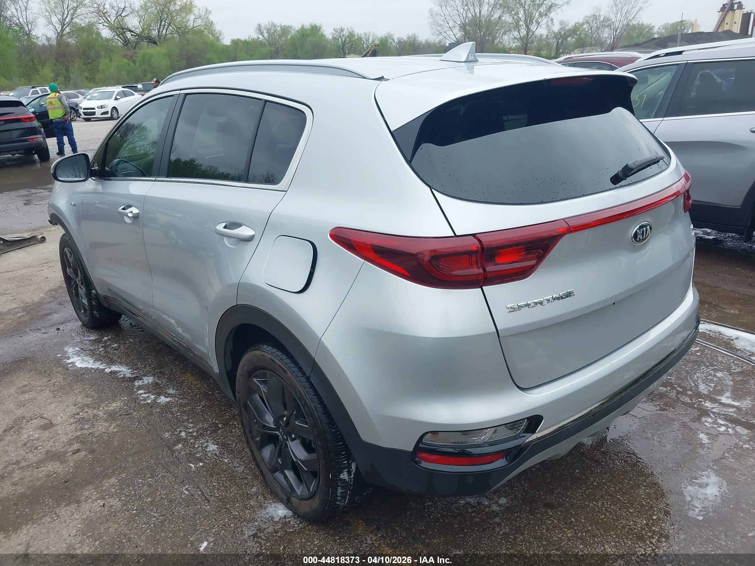 KIA SPORTAGE image 3