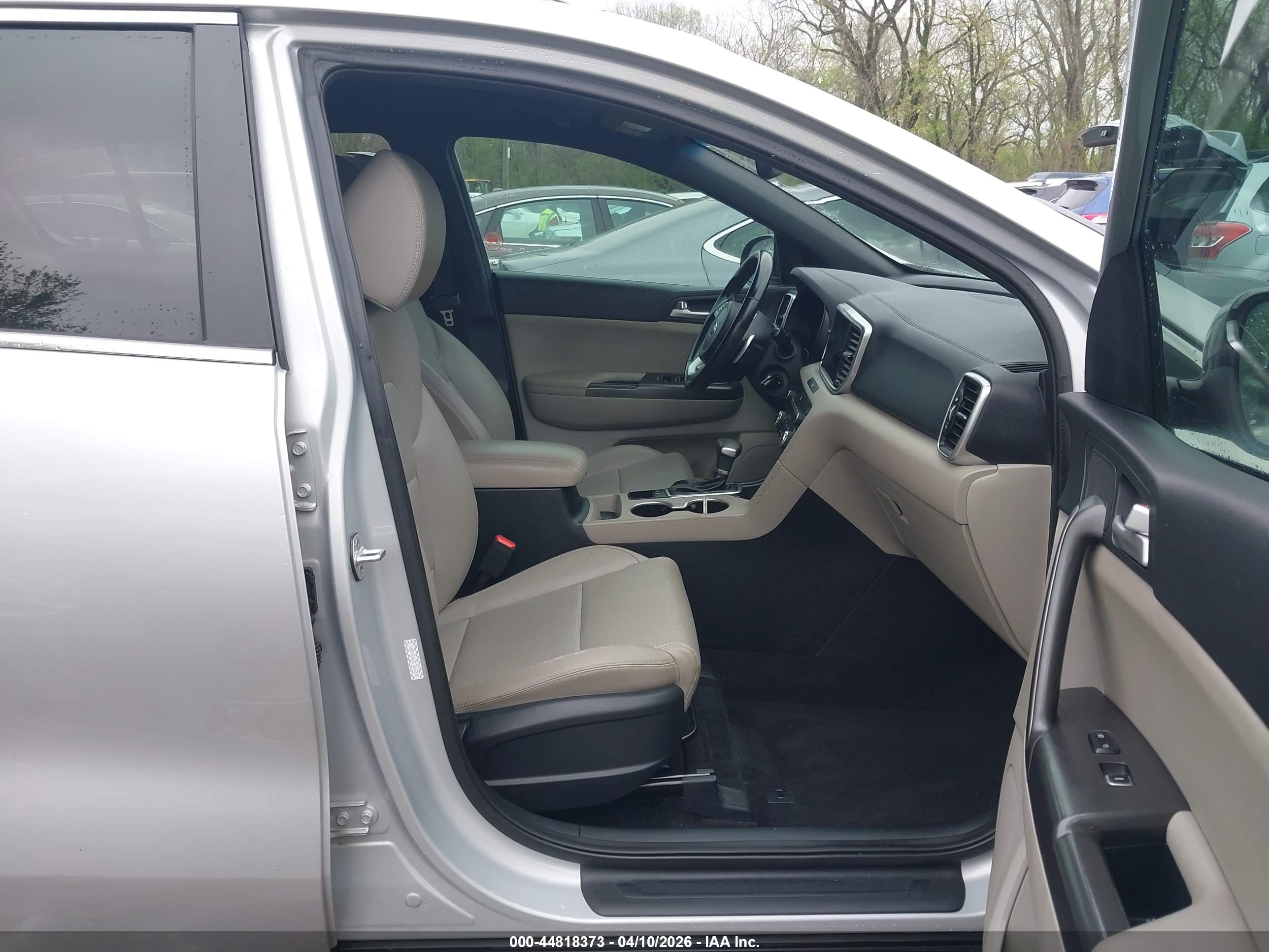 KIA SPORTAGE image 5