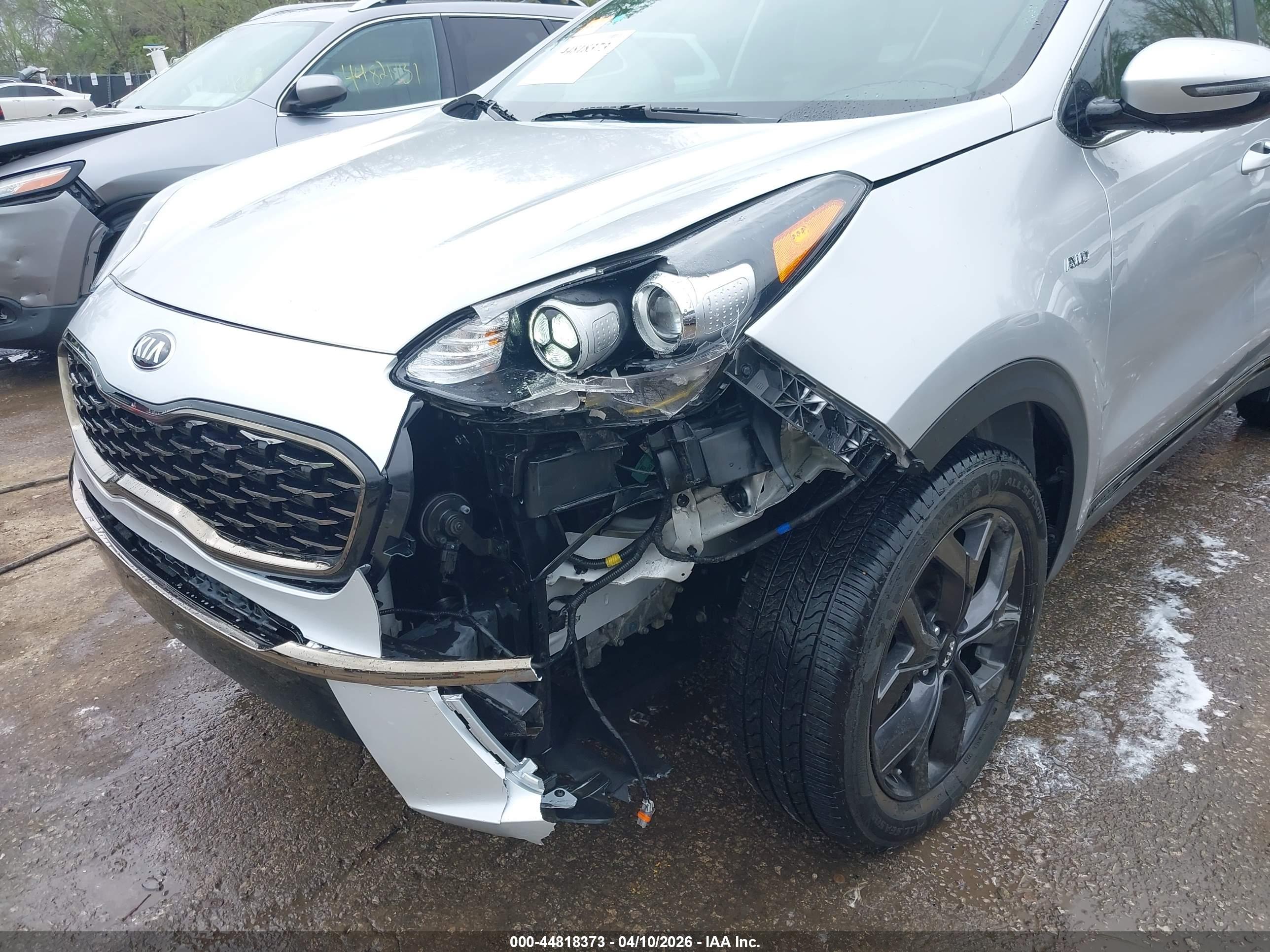 KIA SPORTAGE image 6