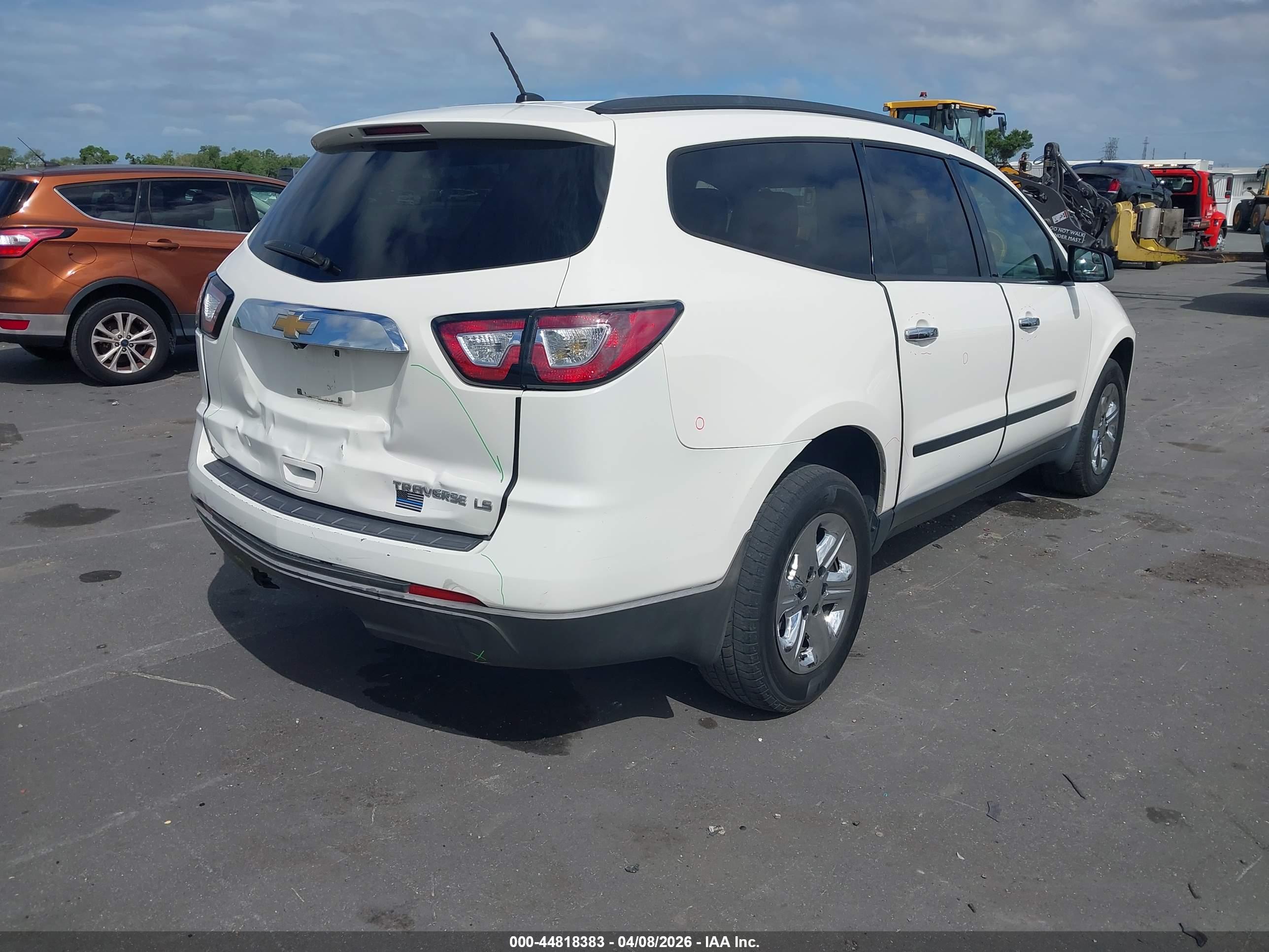 CHEVROLET TRAVERSE image 4