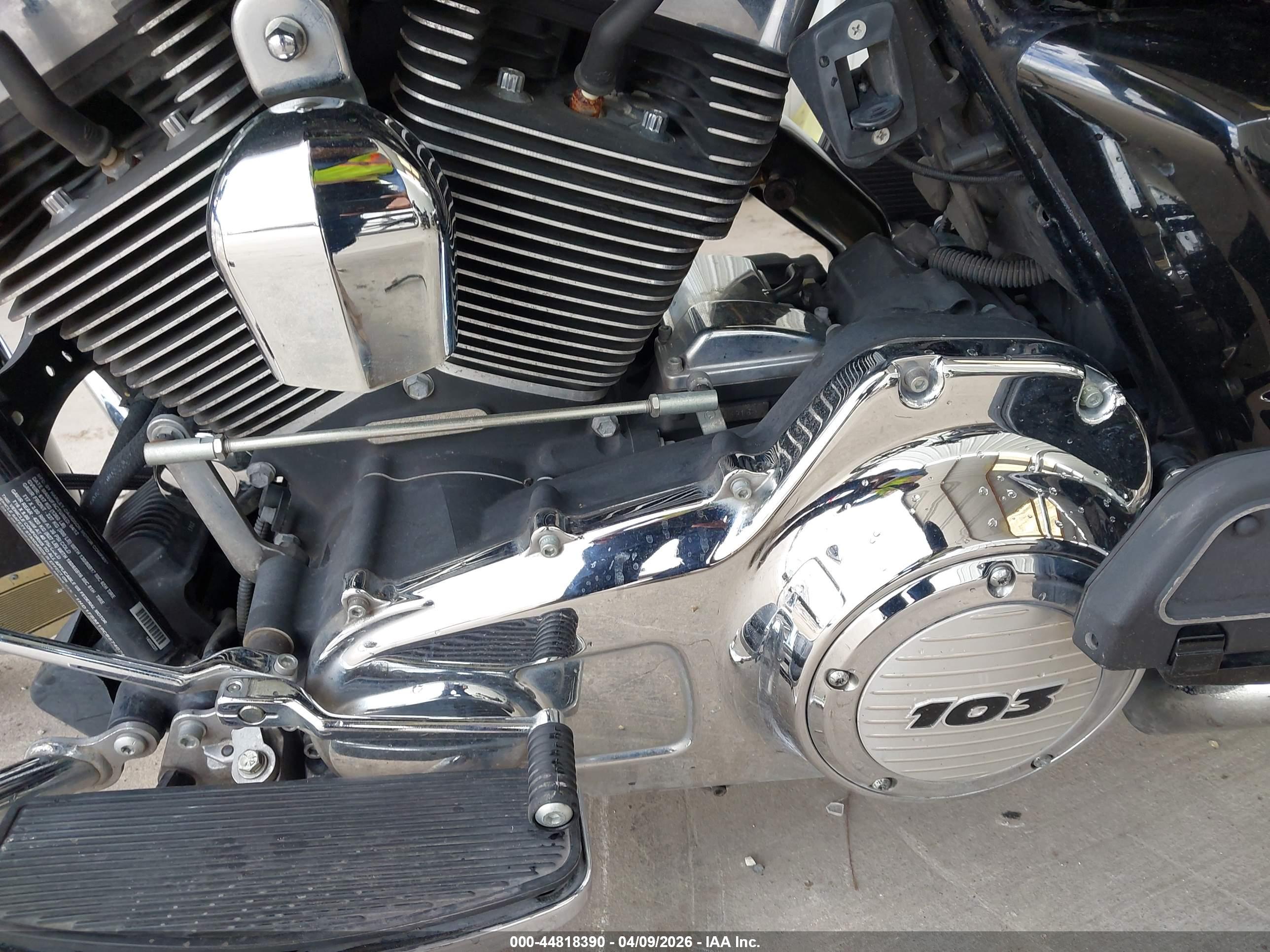 HARLEY-DAVIDSON FLHR image 9