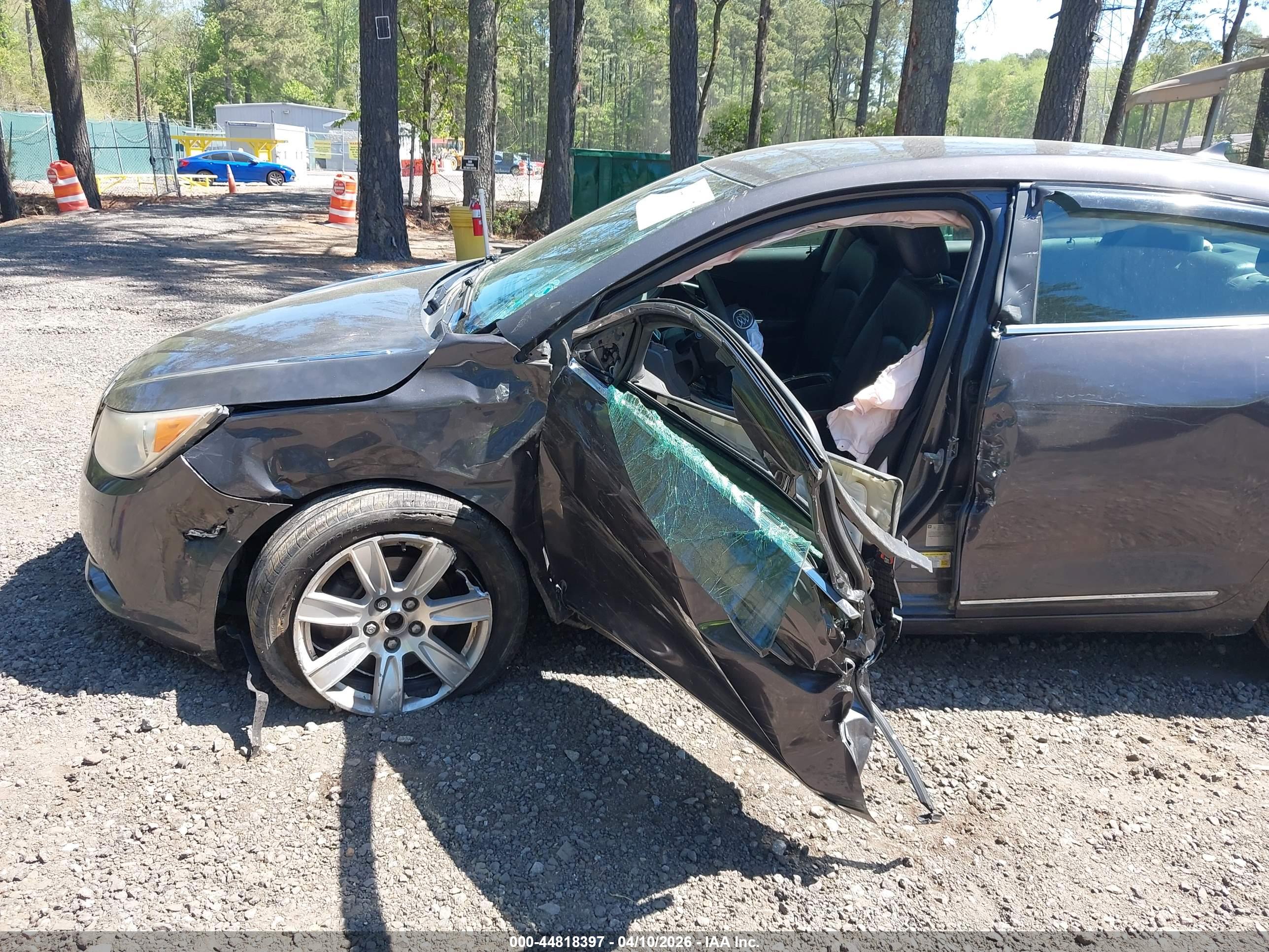 BUICK LACROSSE image 6