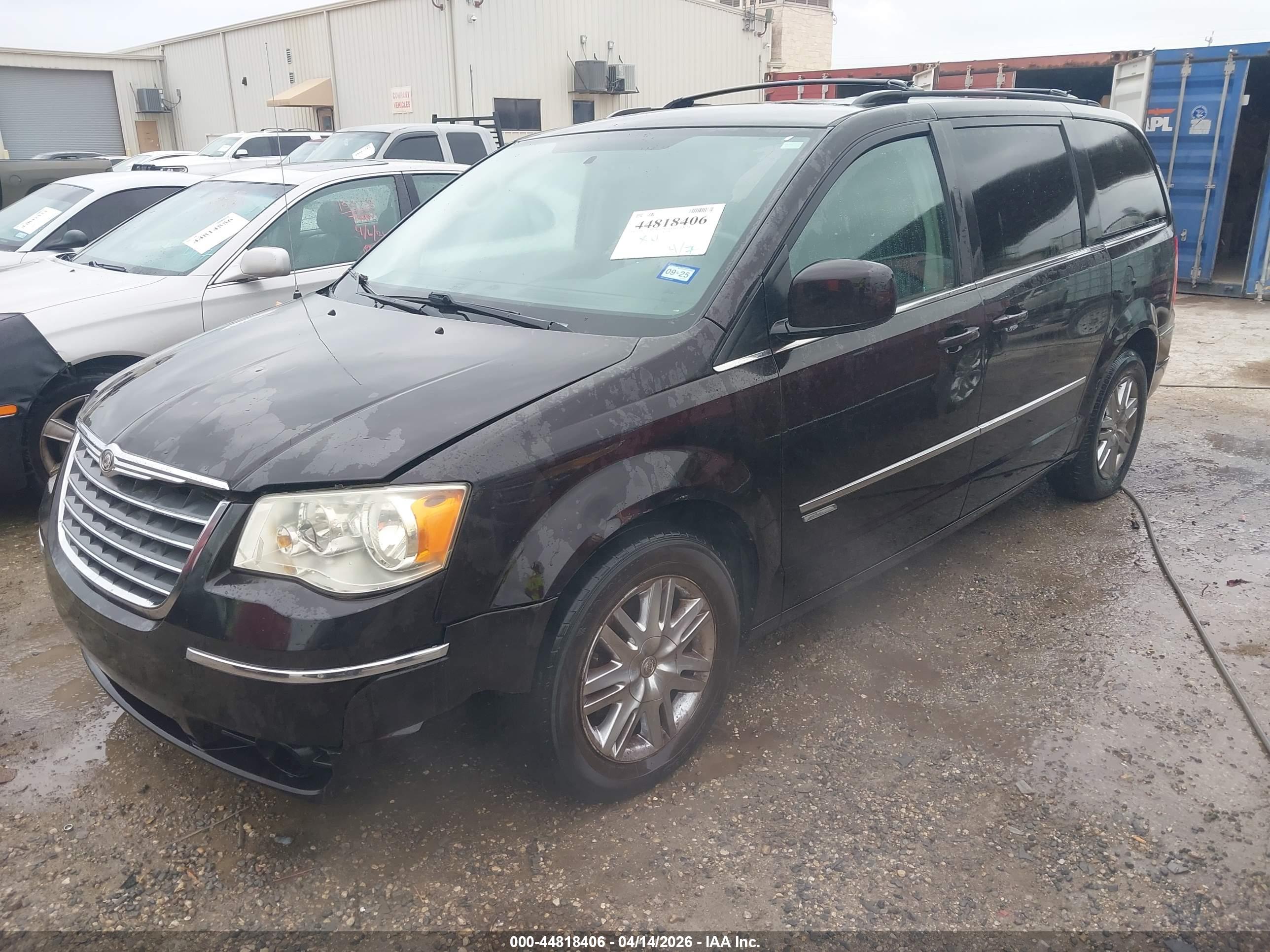 CHRYSLER TOWN image 2