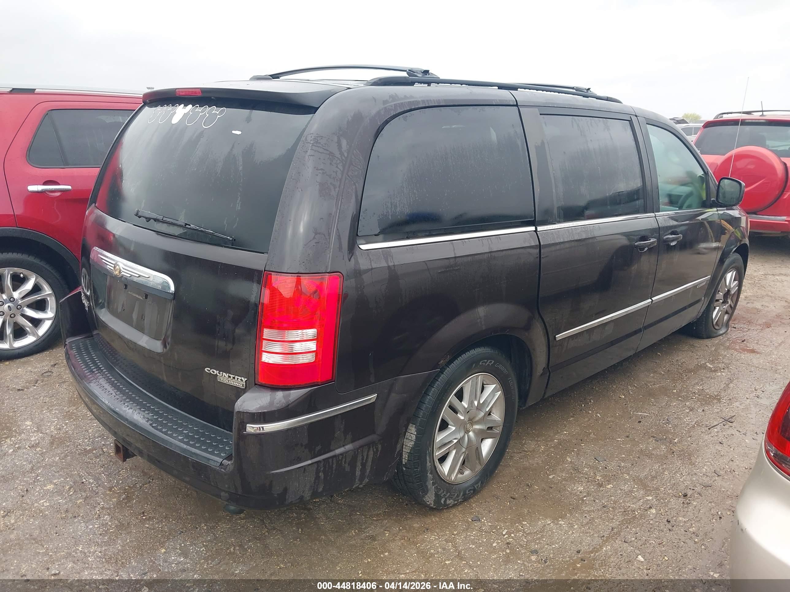 CHRYSLER TOWN image 4