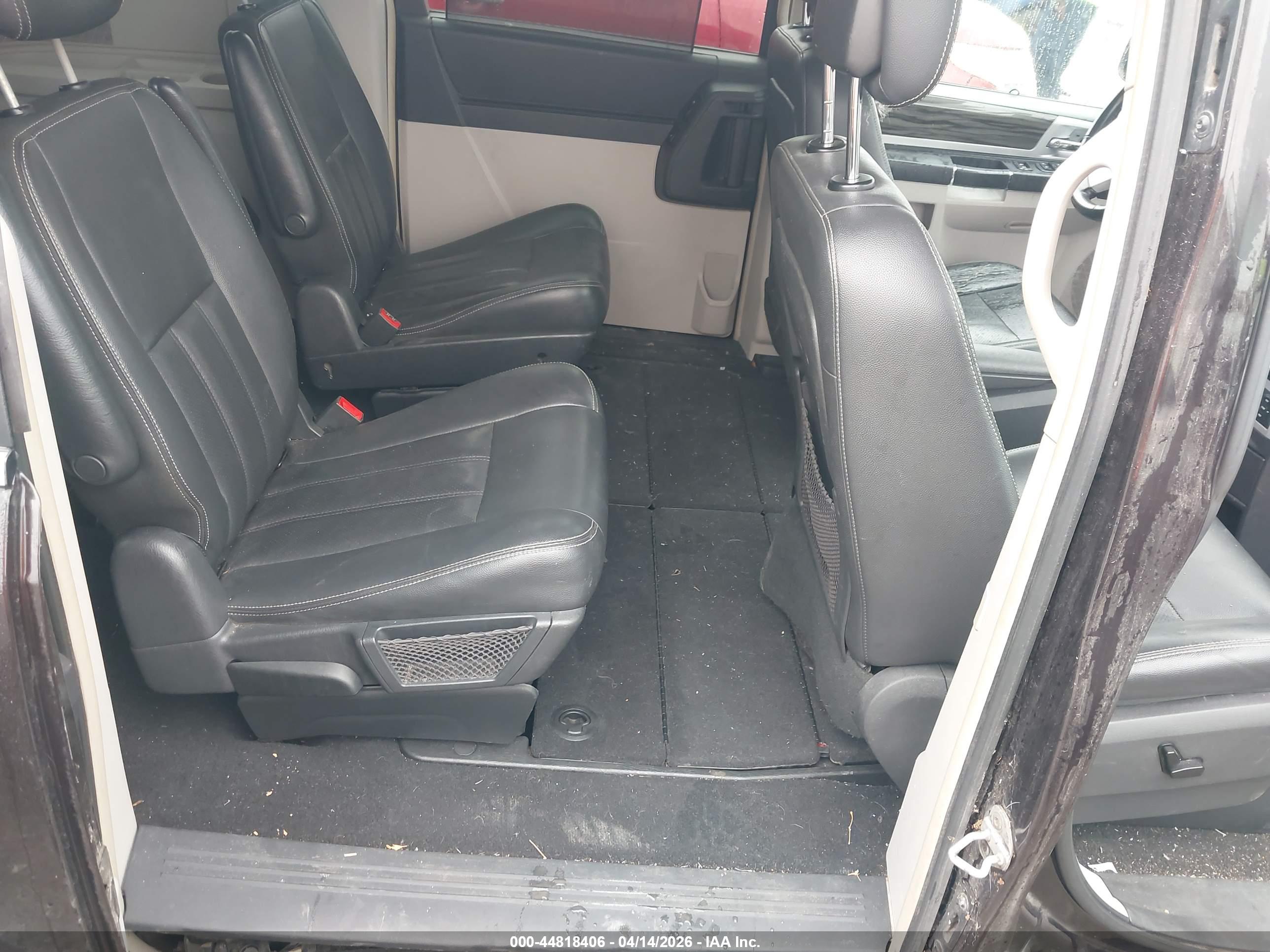 CHRYSLER TOWN image 8