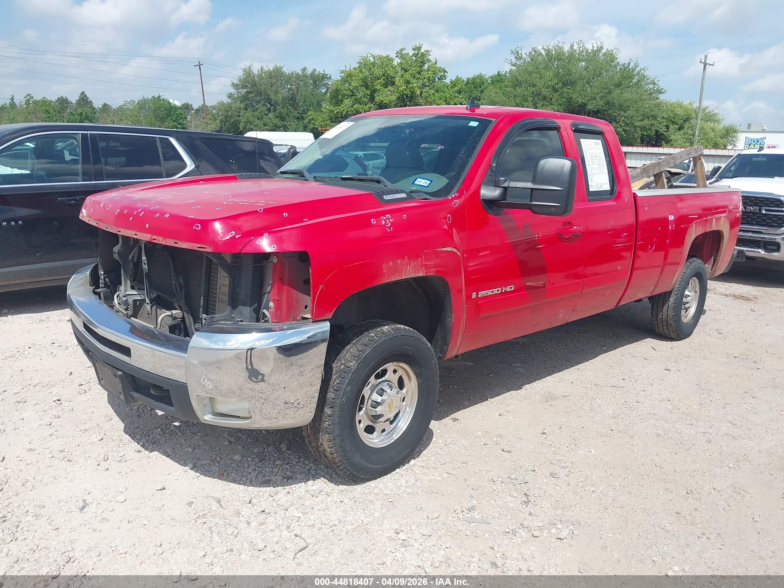 CHEVROLET SILVERADO image 2