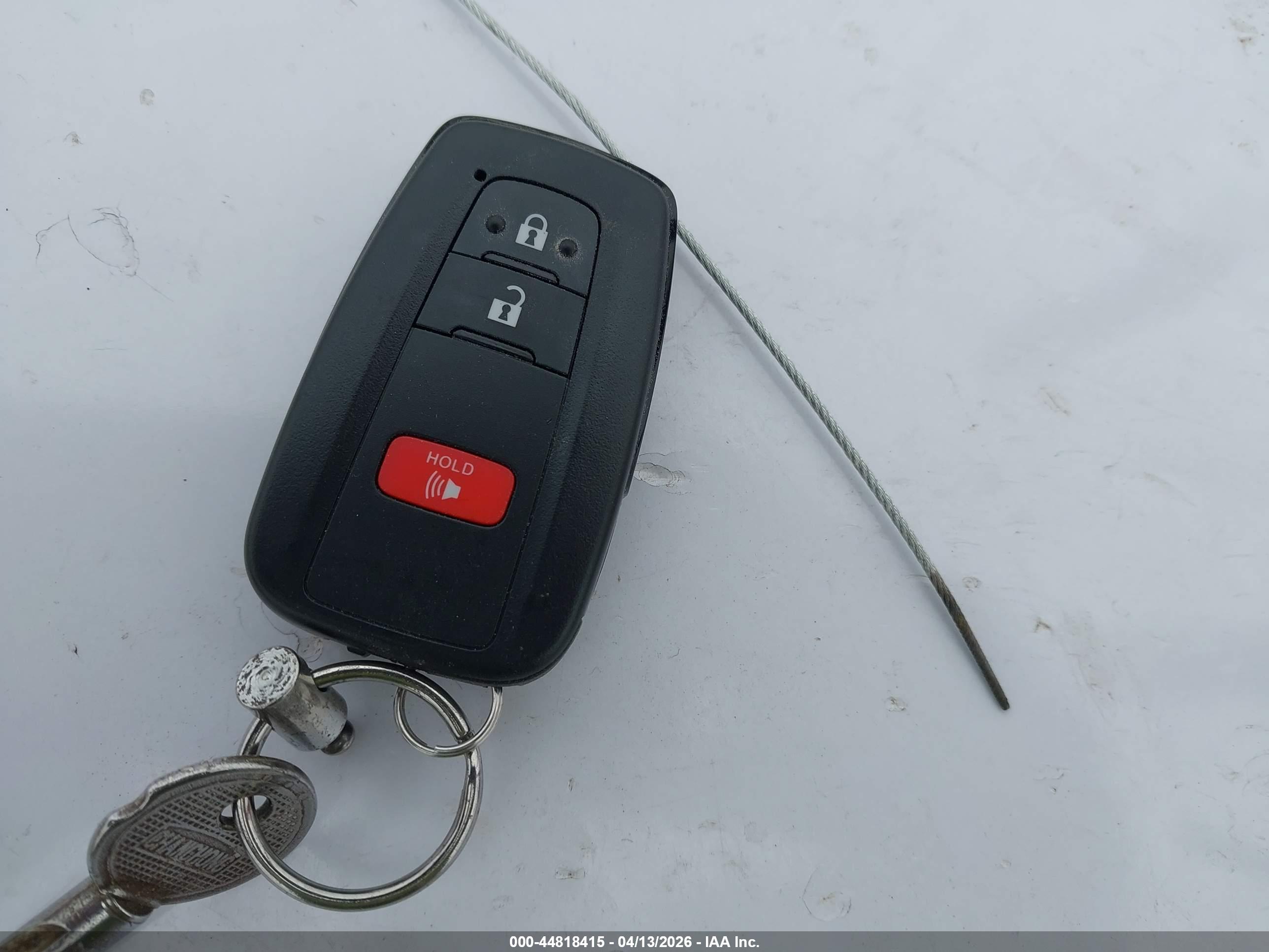 TOYOTA RAV4 image 11