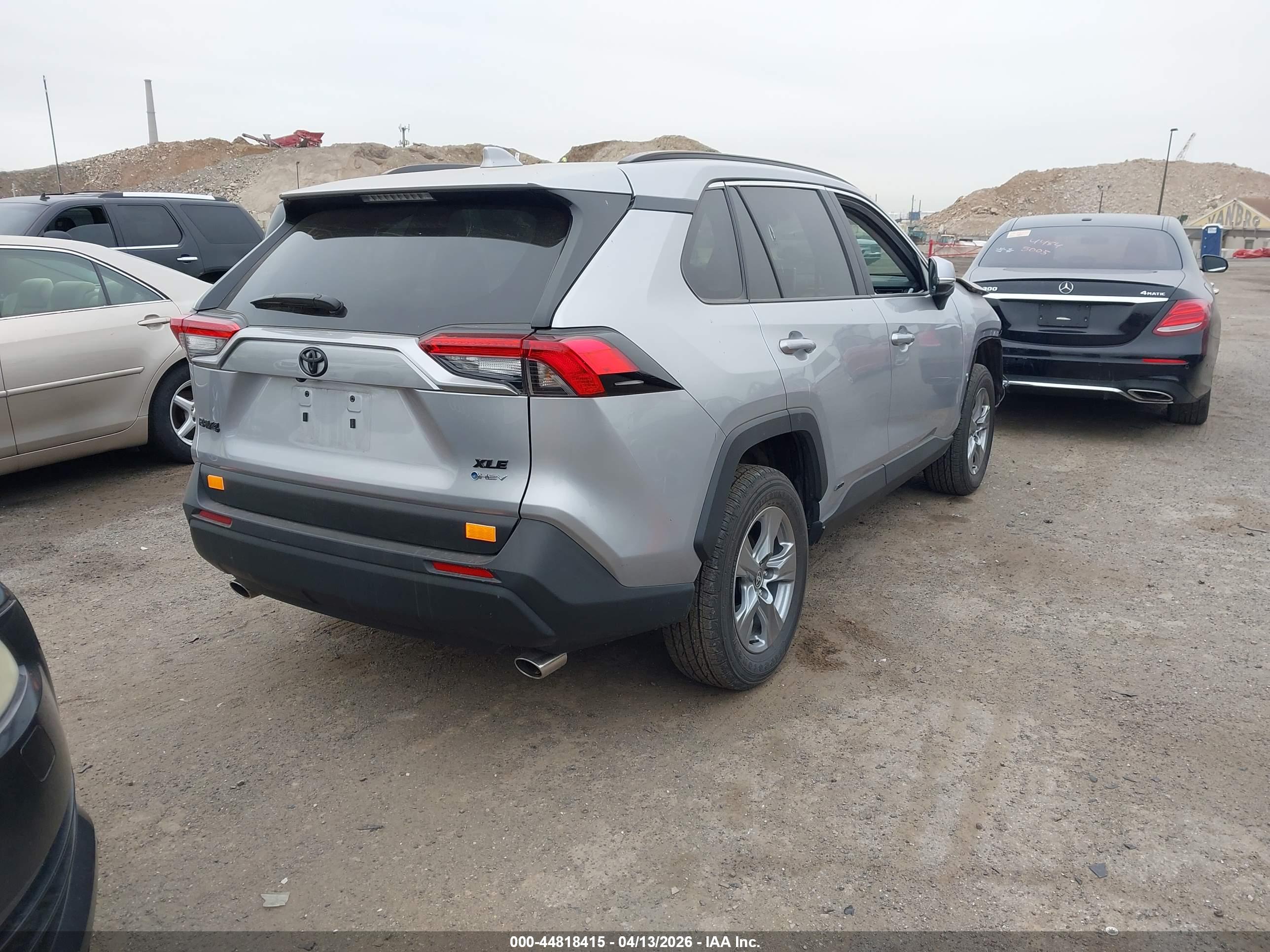 TOYOTA RAV4 image 4