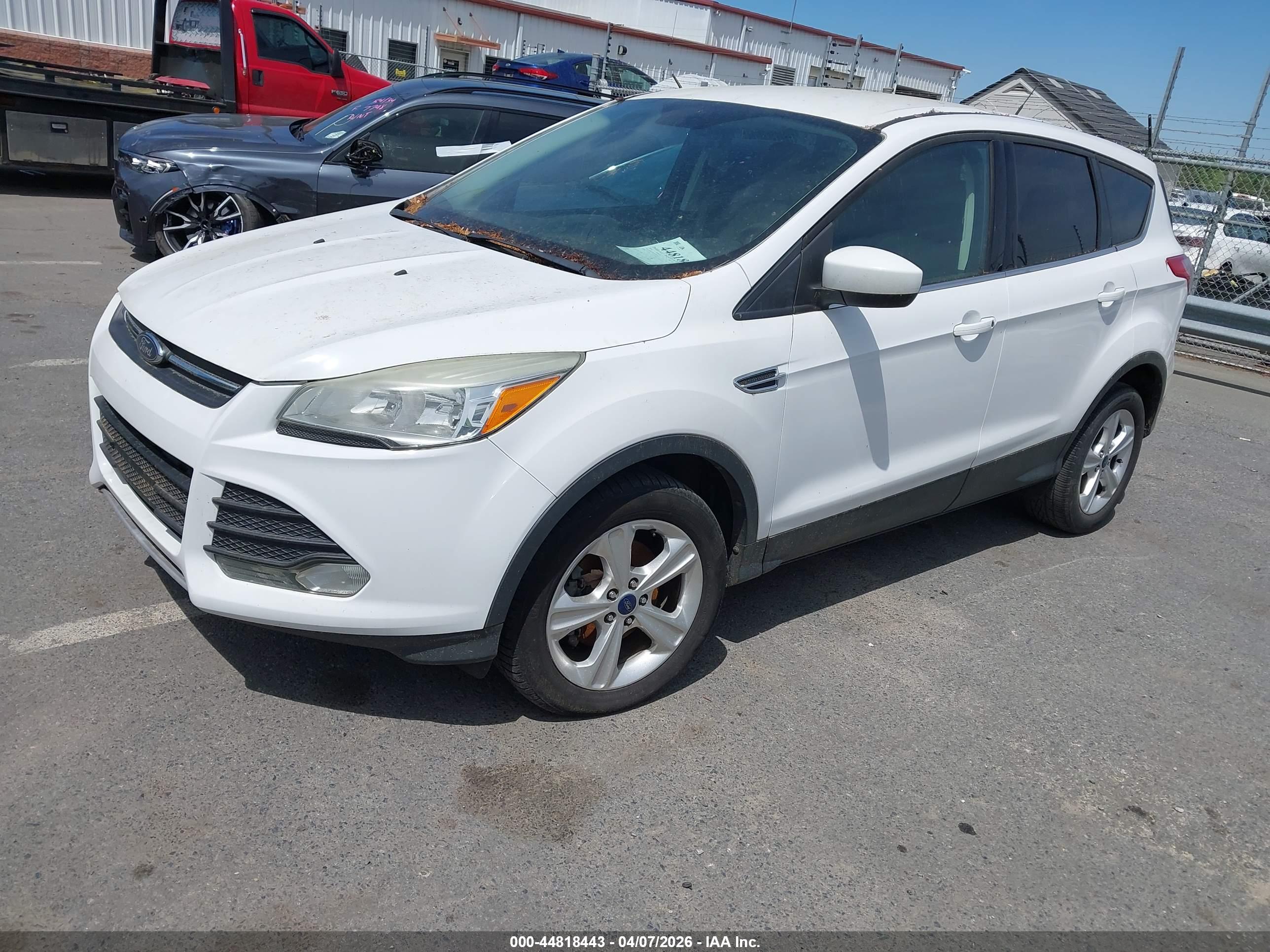 FORD ESCAPE image 2