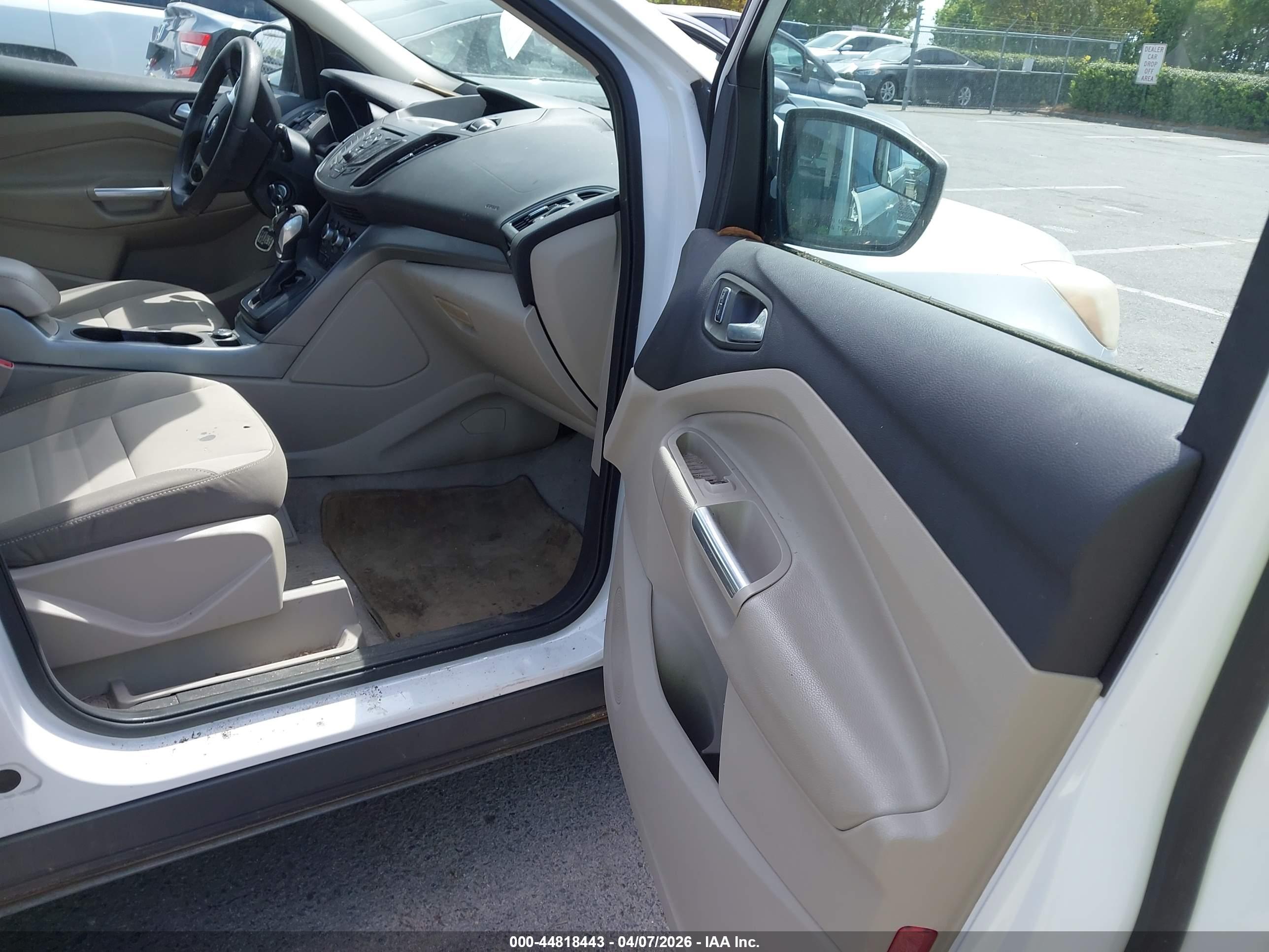FORD ESCAPE image 5