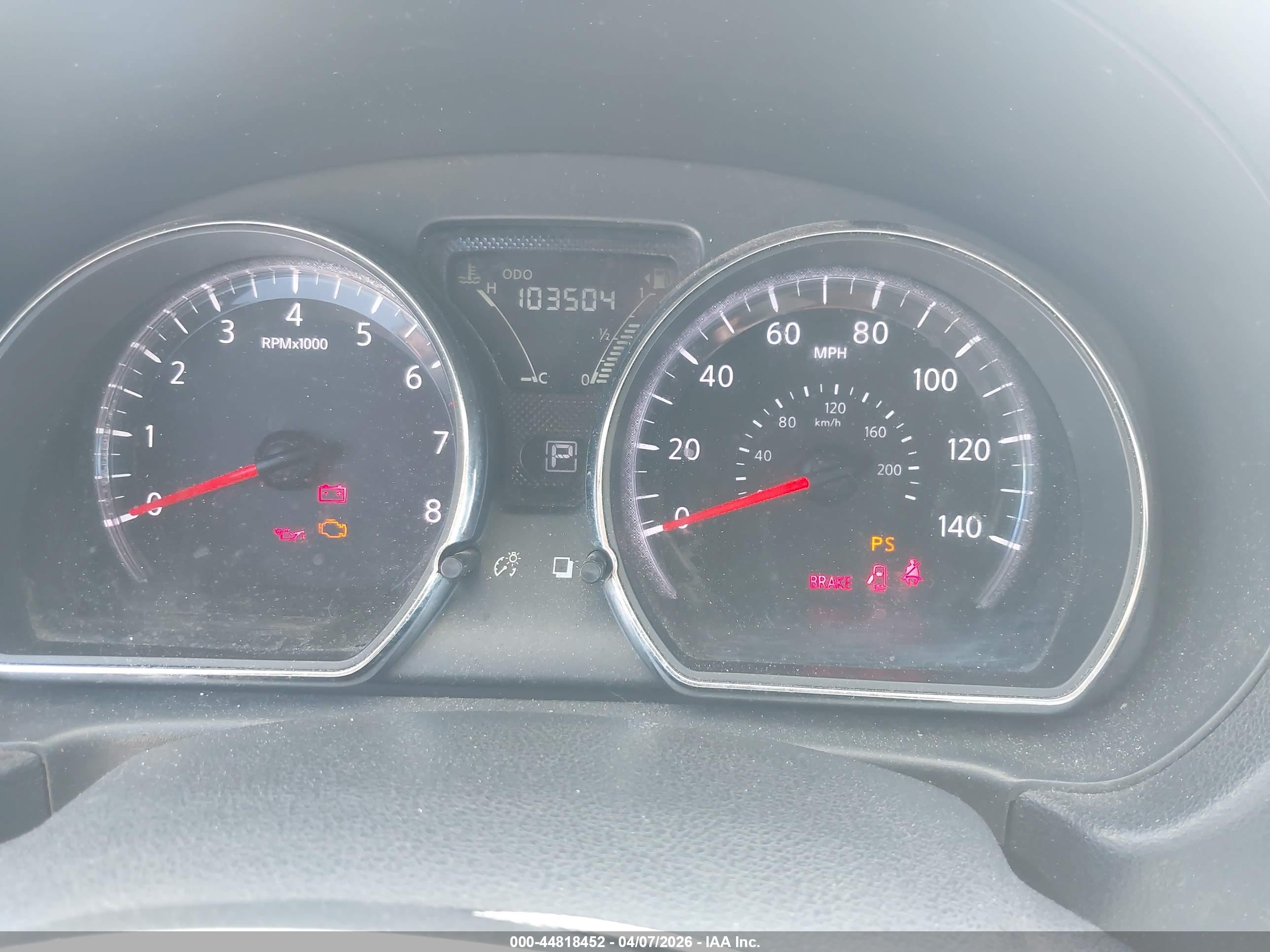 NISSAN VERSA image 7