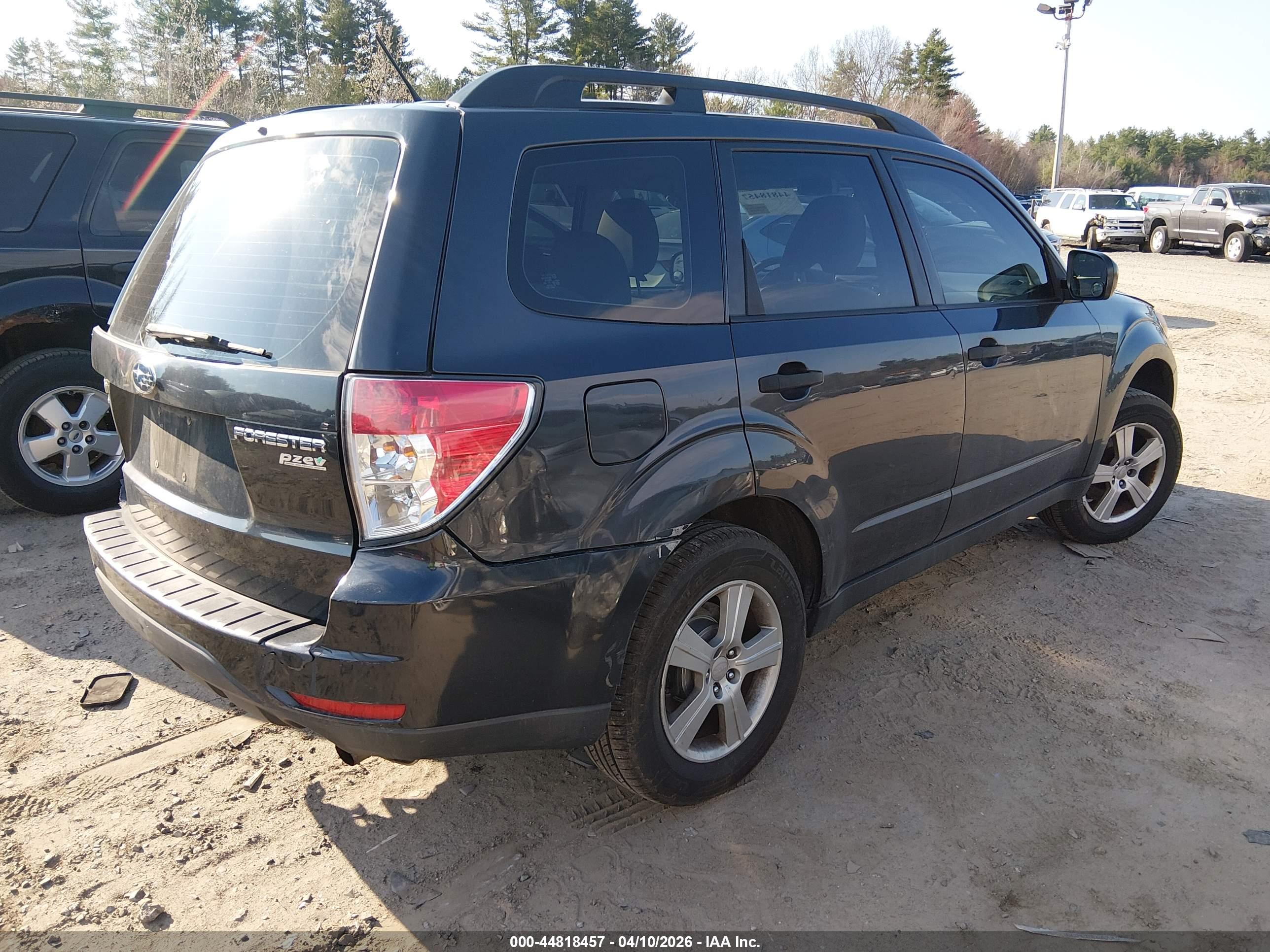 SUBARU FORESTER image 4