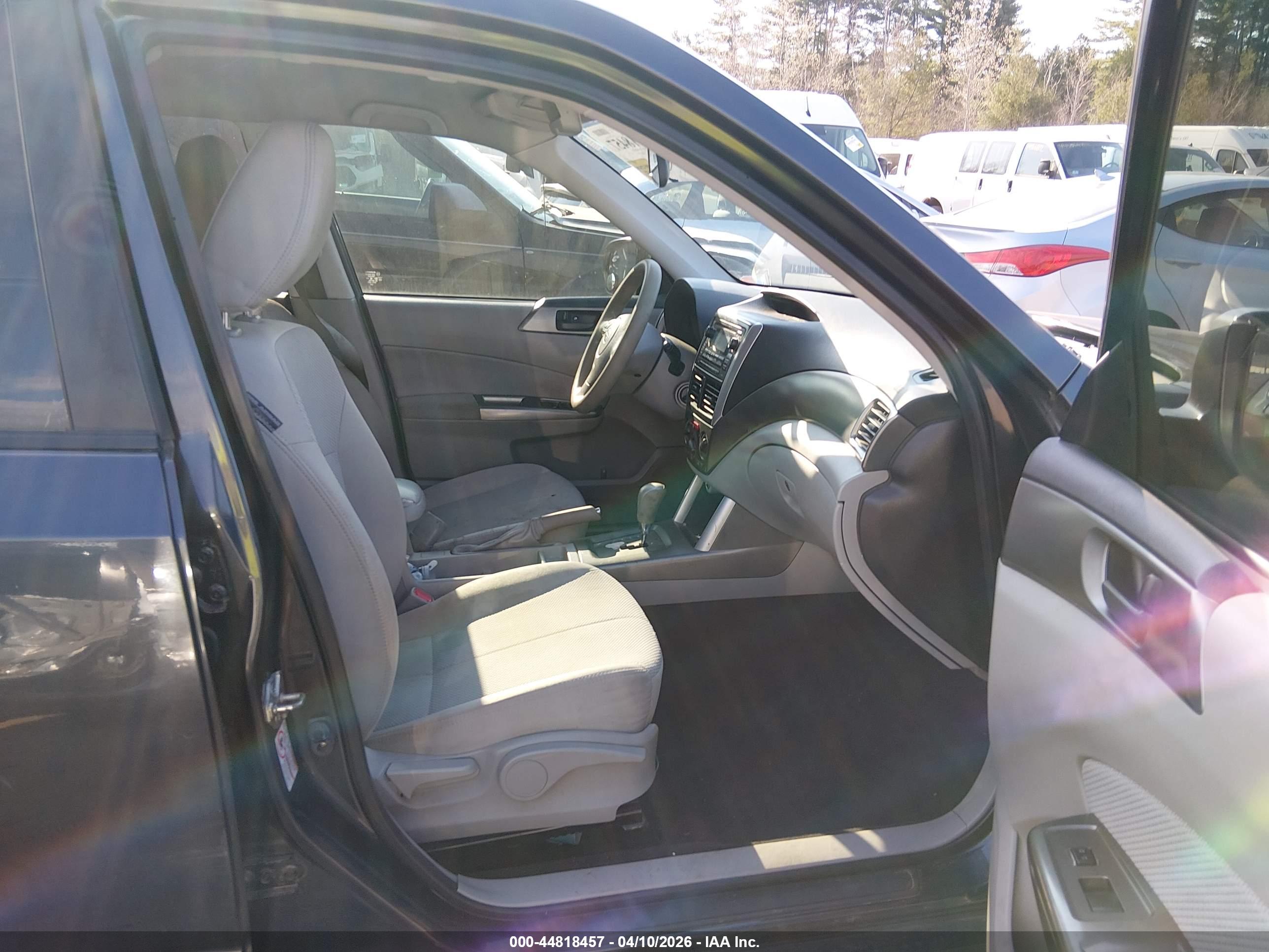 SUBARU FORESTER image 5