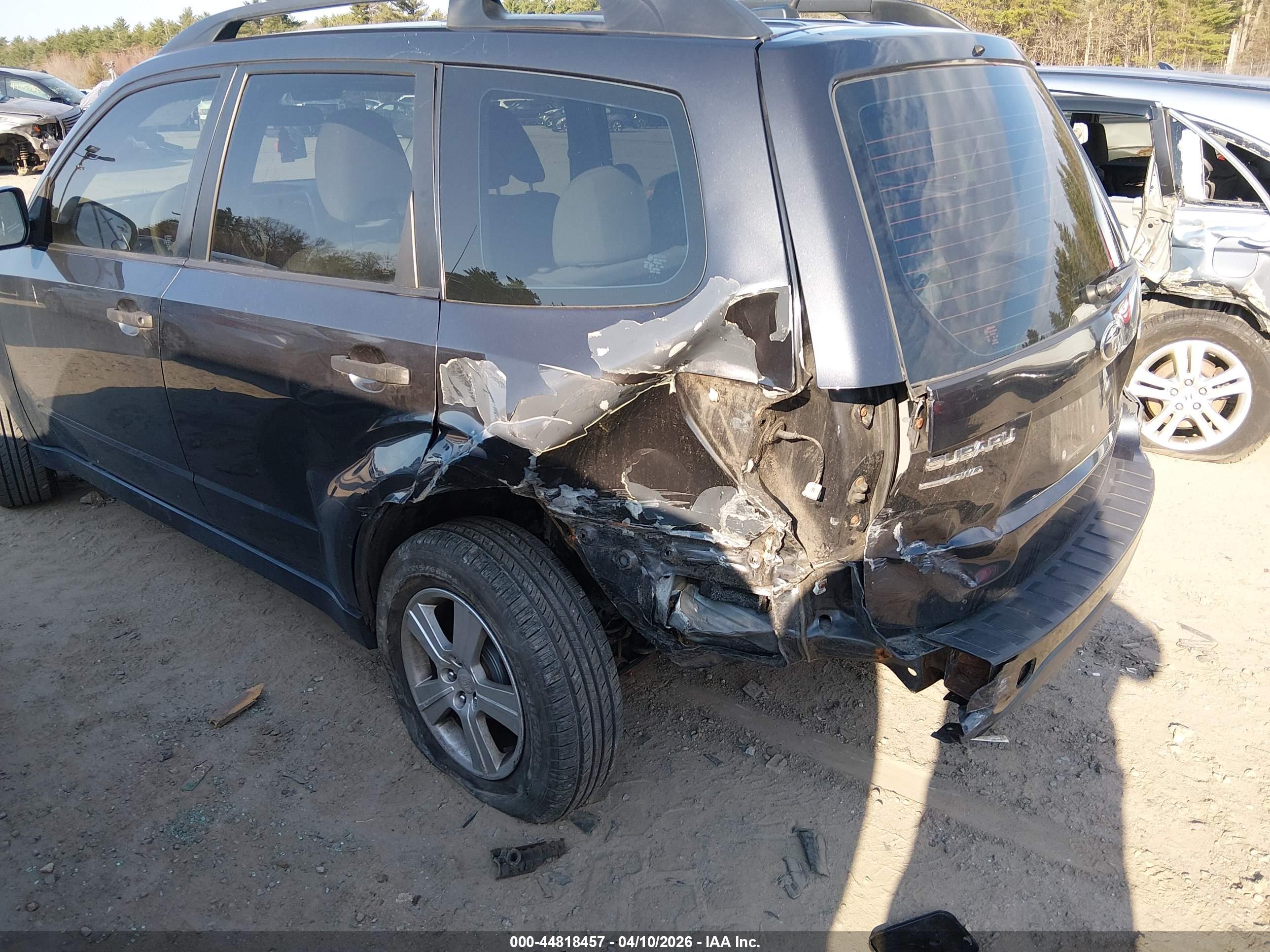 SUBARU FORESTER image 6