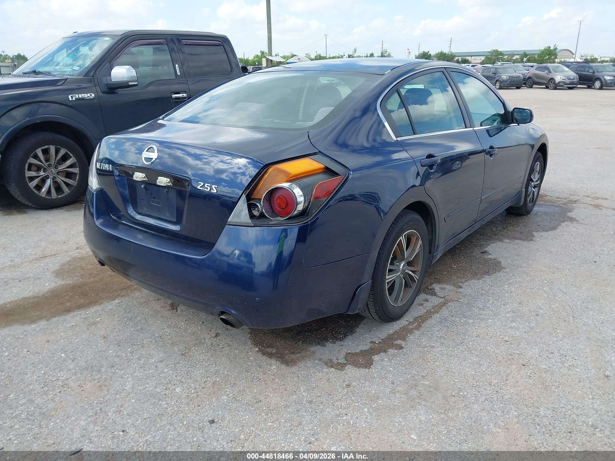 NISSAN ALTIMA image 4