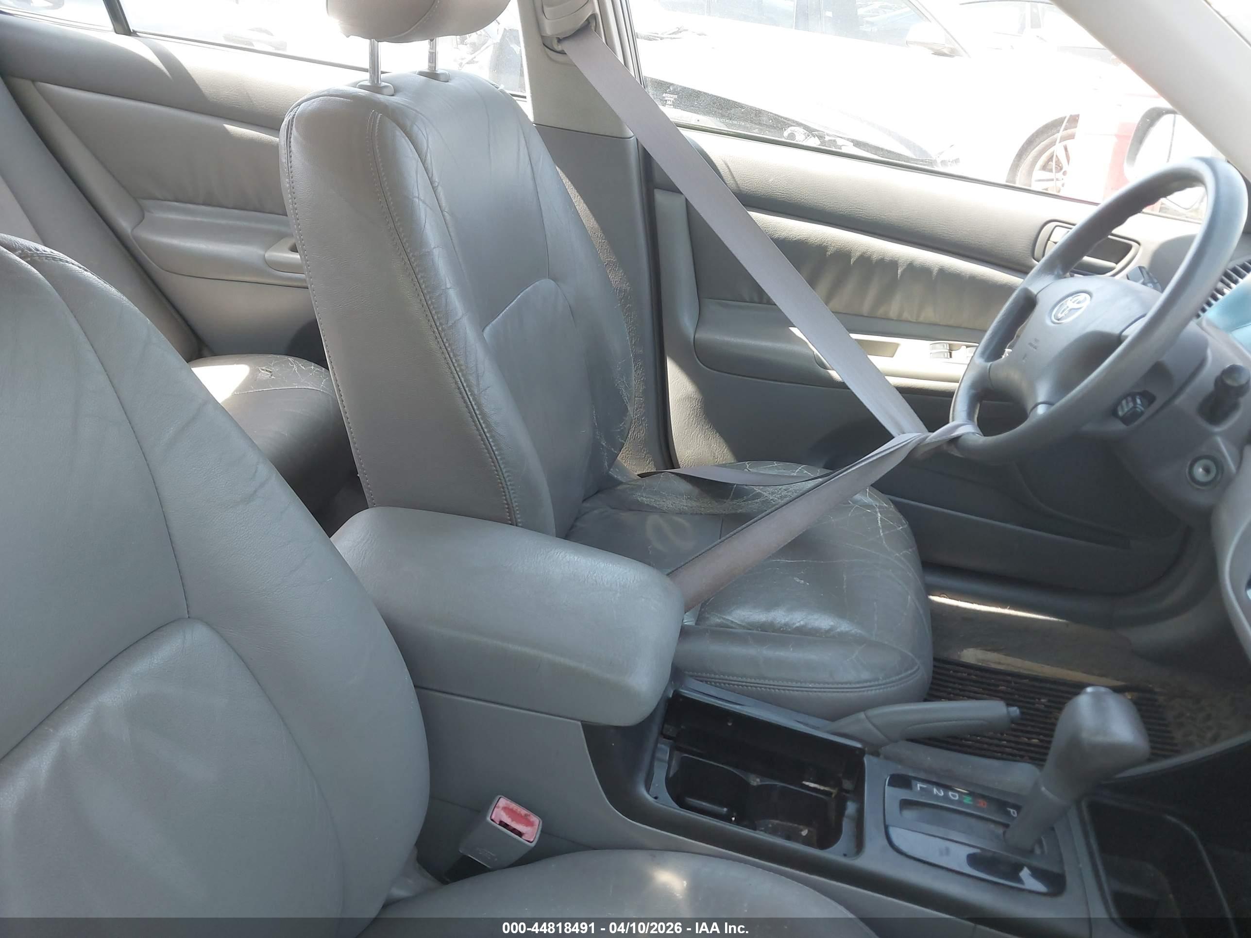 TOYOTA CAMRY image 5