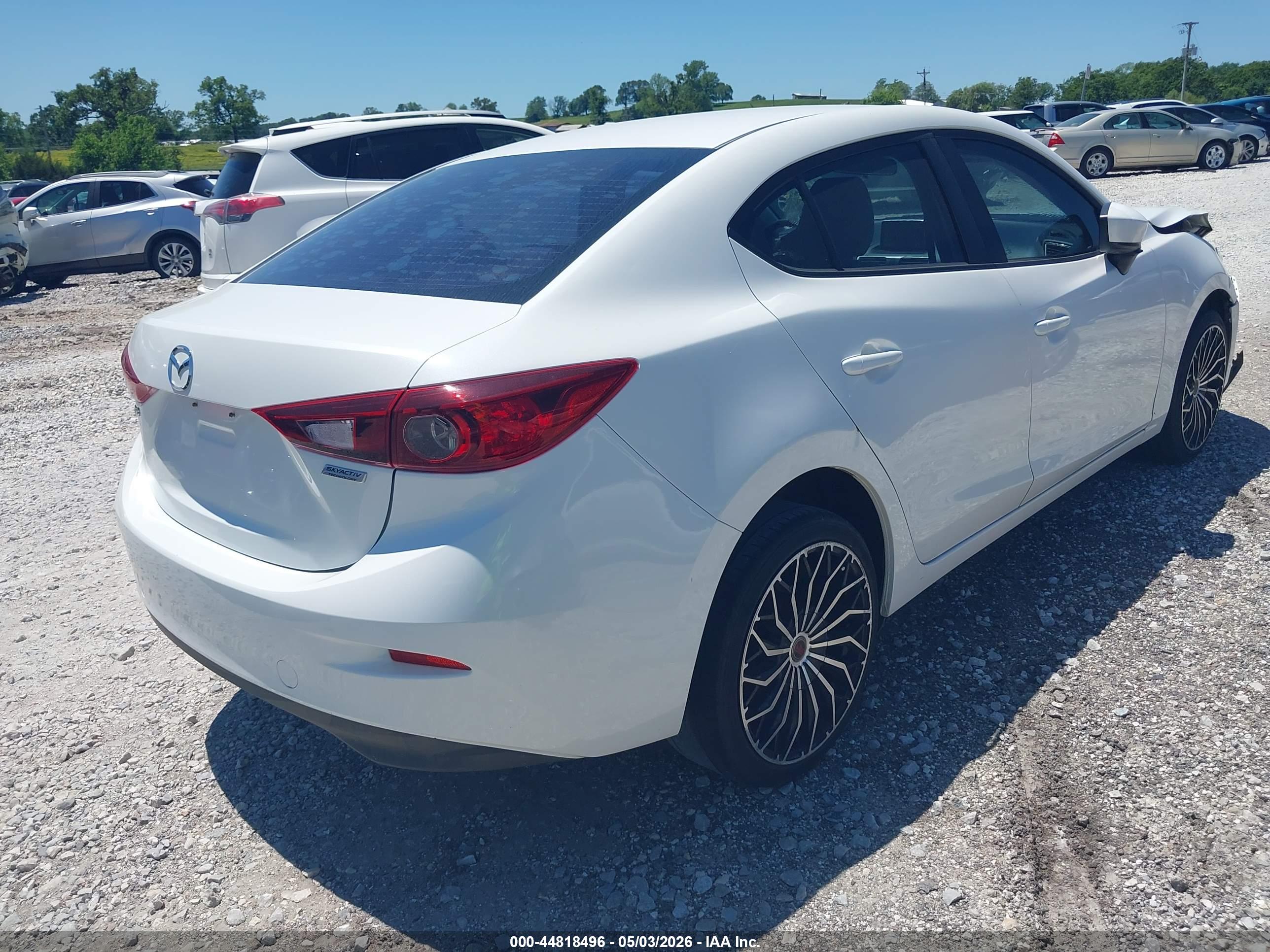 MAZDA MAZDA3 image 4