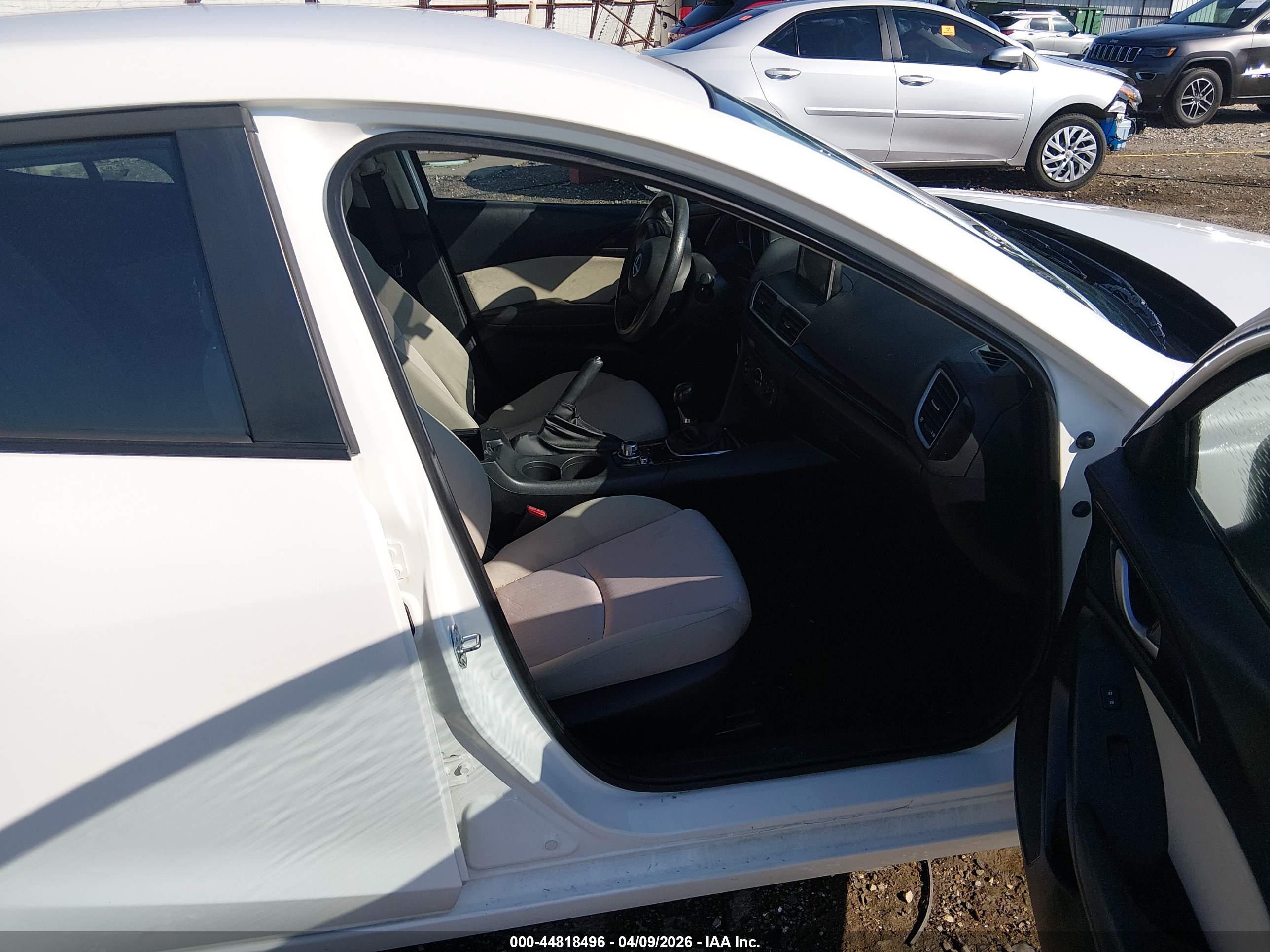 MAZDA MAZDA3 image 5