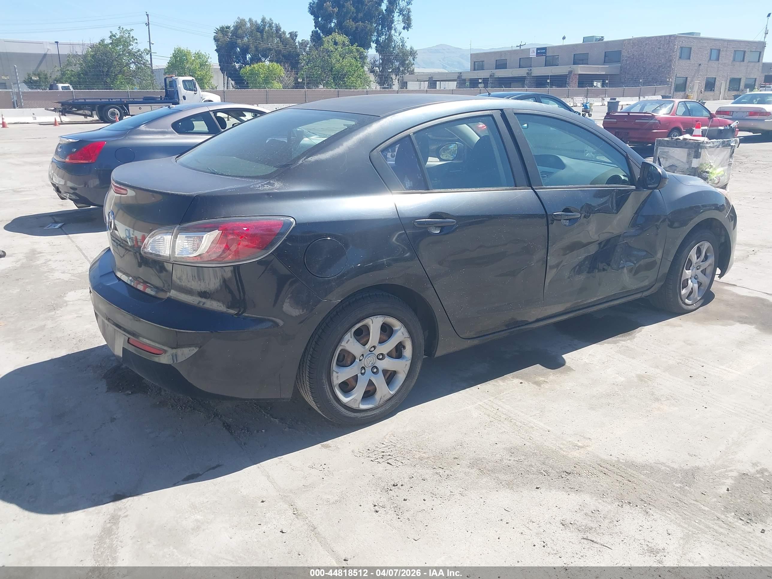 MAZDA MAZDA3 image 4