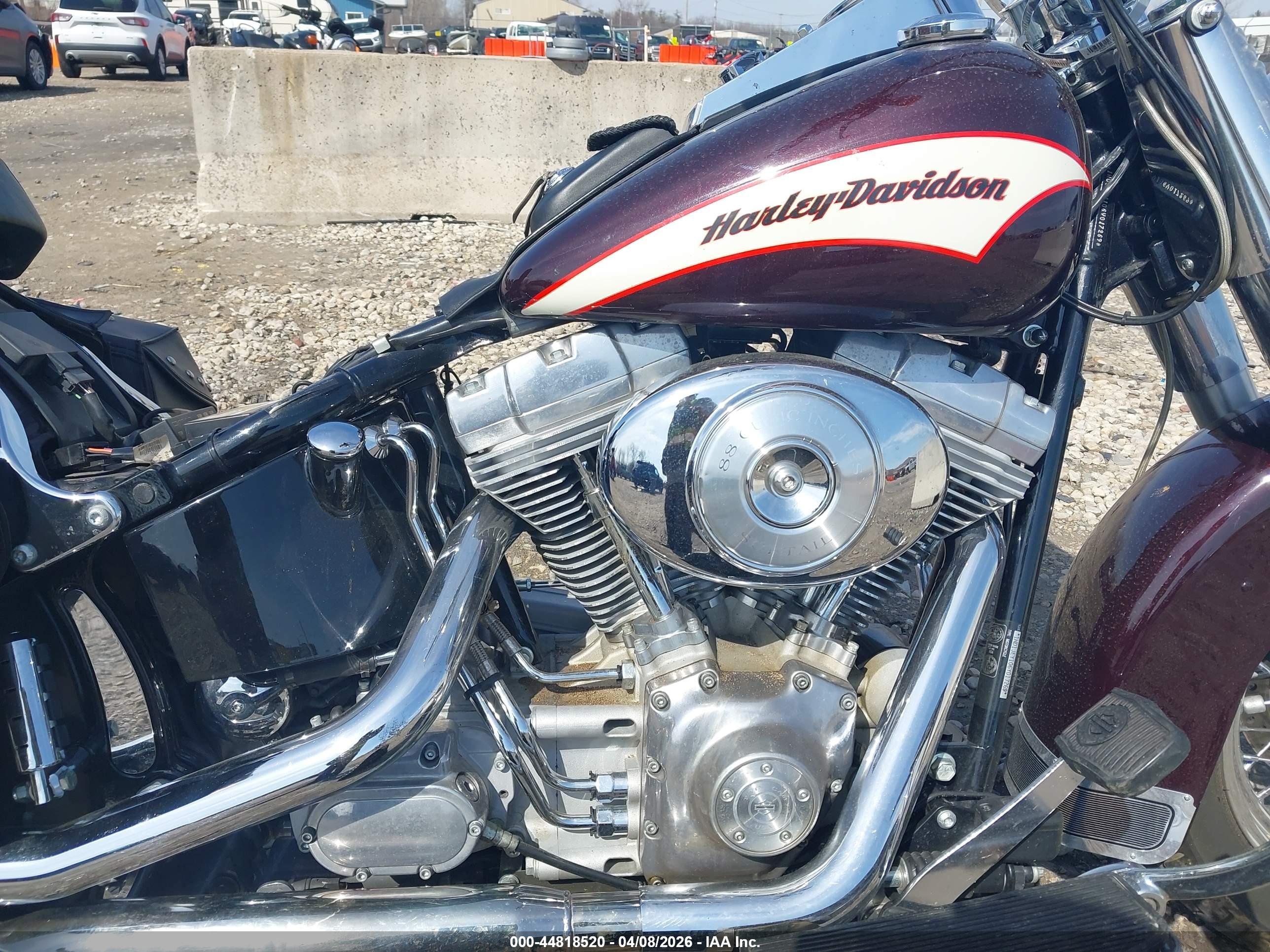 HARLEY-DAVIDSON FLST image 8