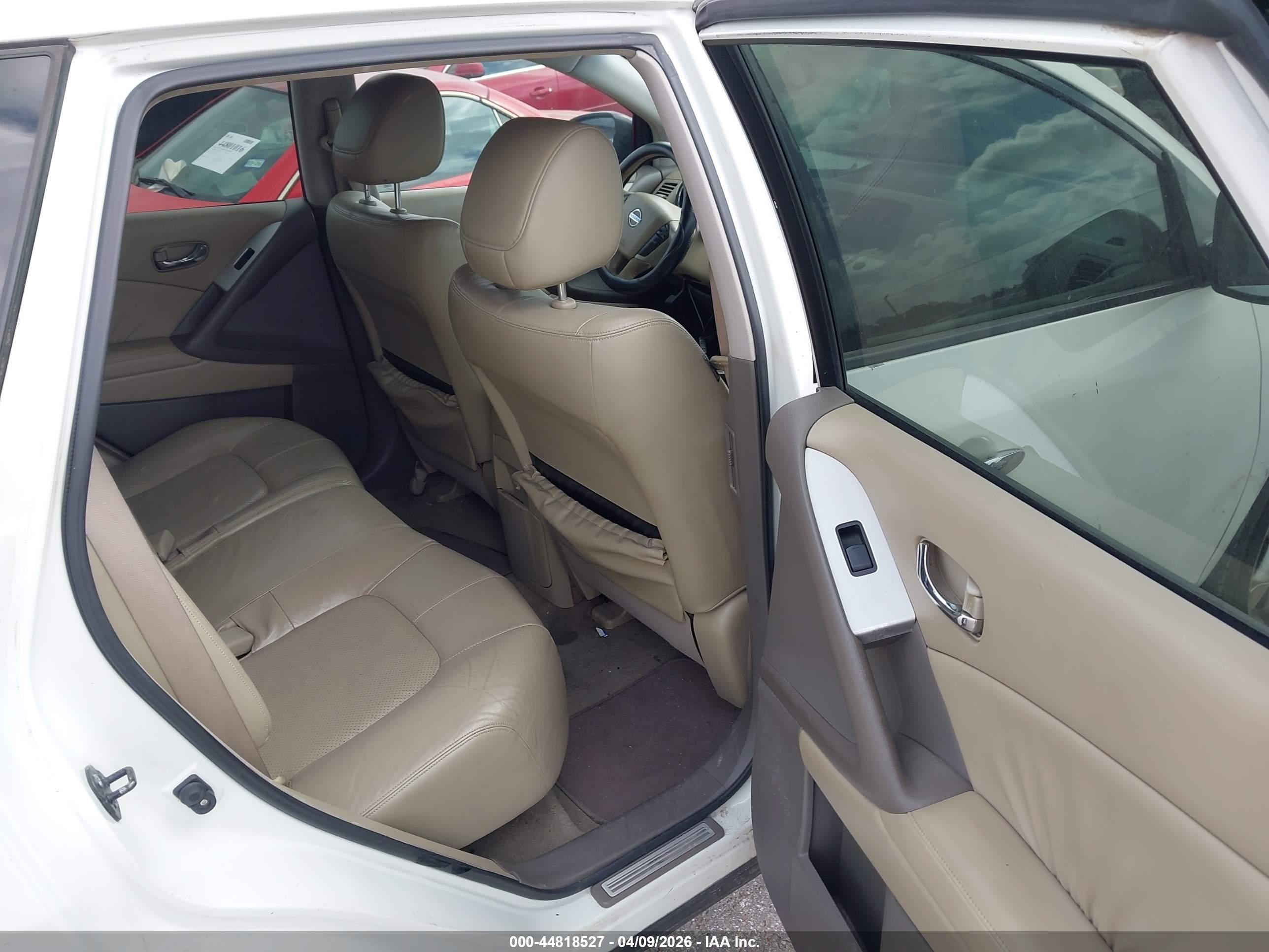 NISSAN MURANO image 8