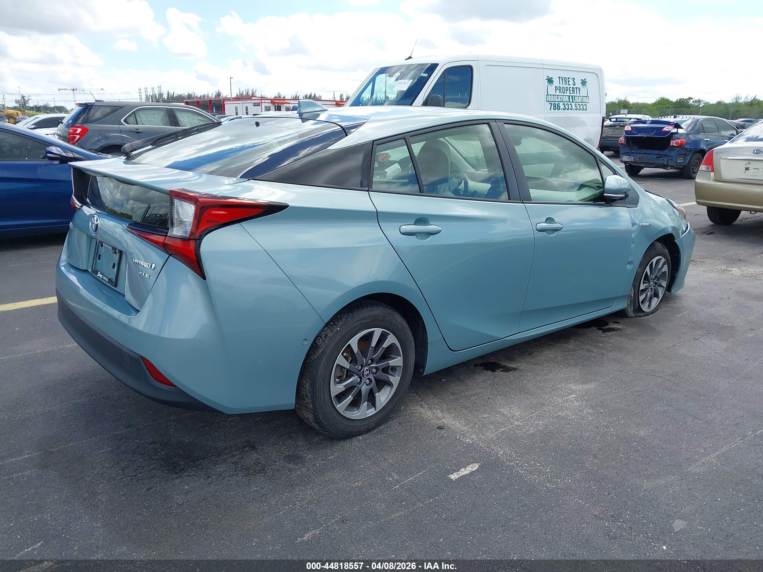 TOYOTA PRIUS image 4