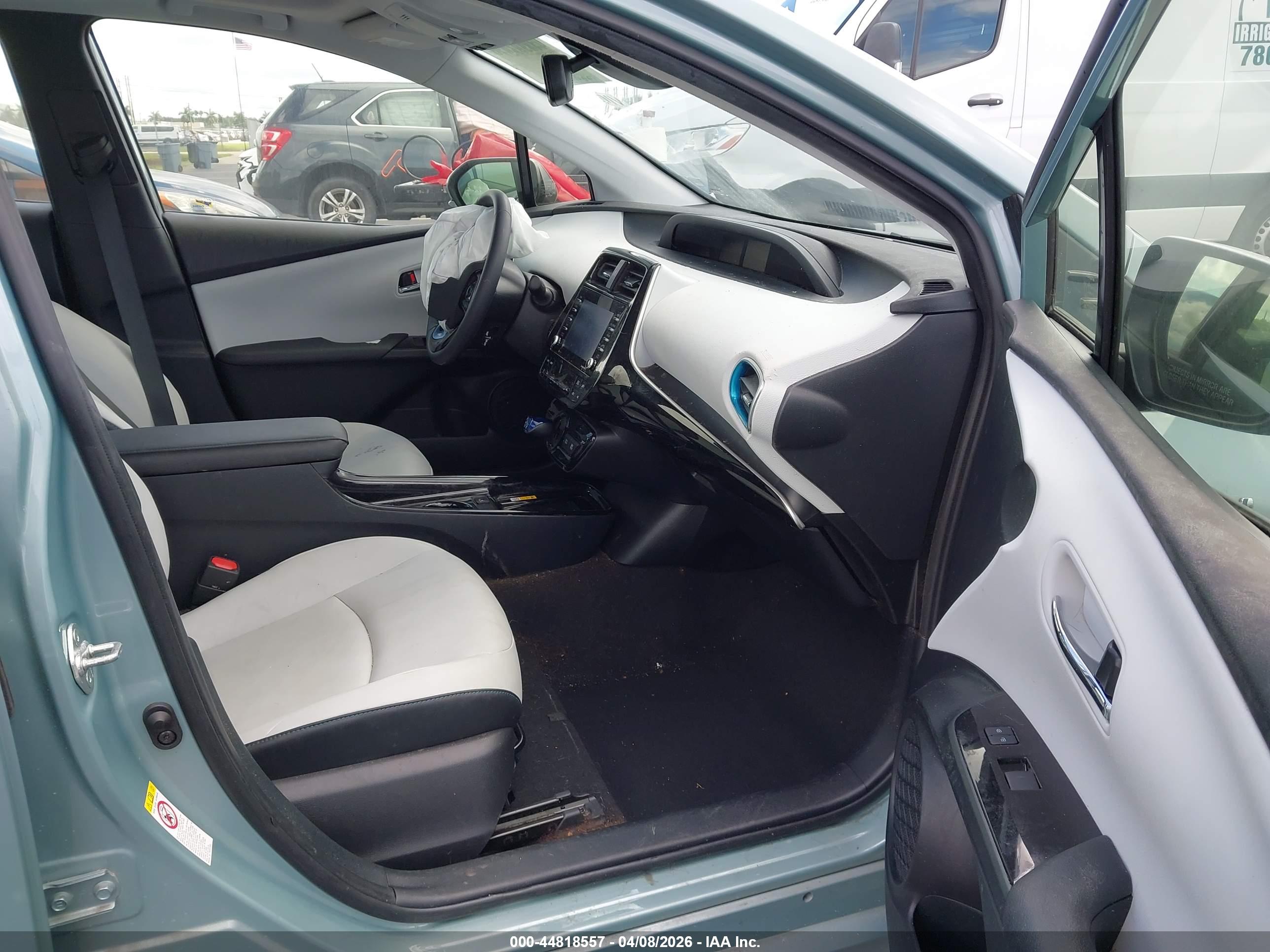 TOYOTA PRIUS image 5