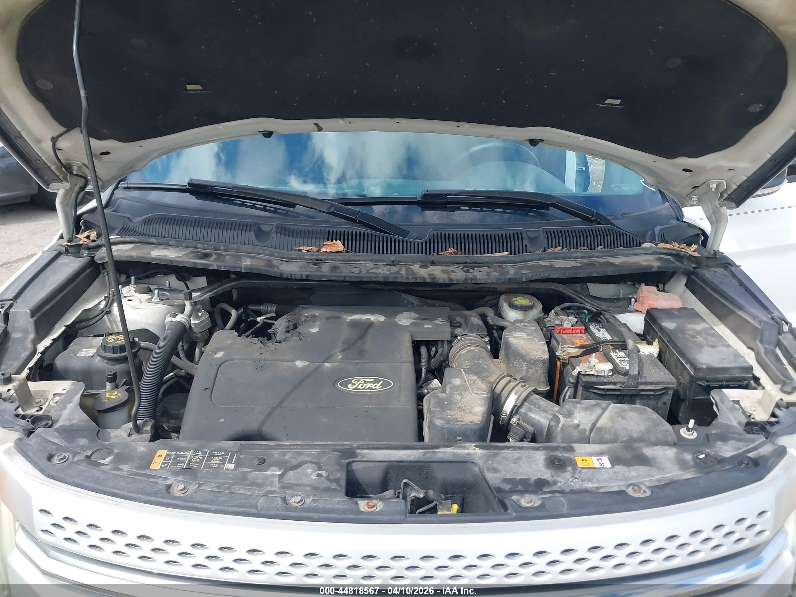 FORD EXPLORER image 10