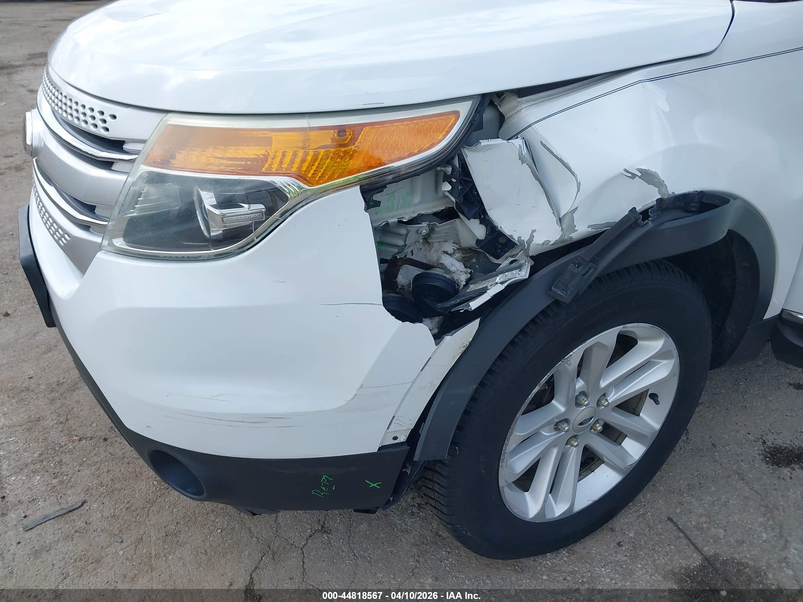 FORD EXPLORER image 6
