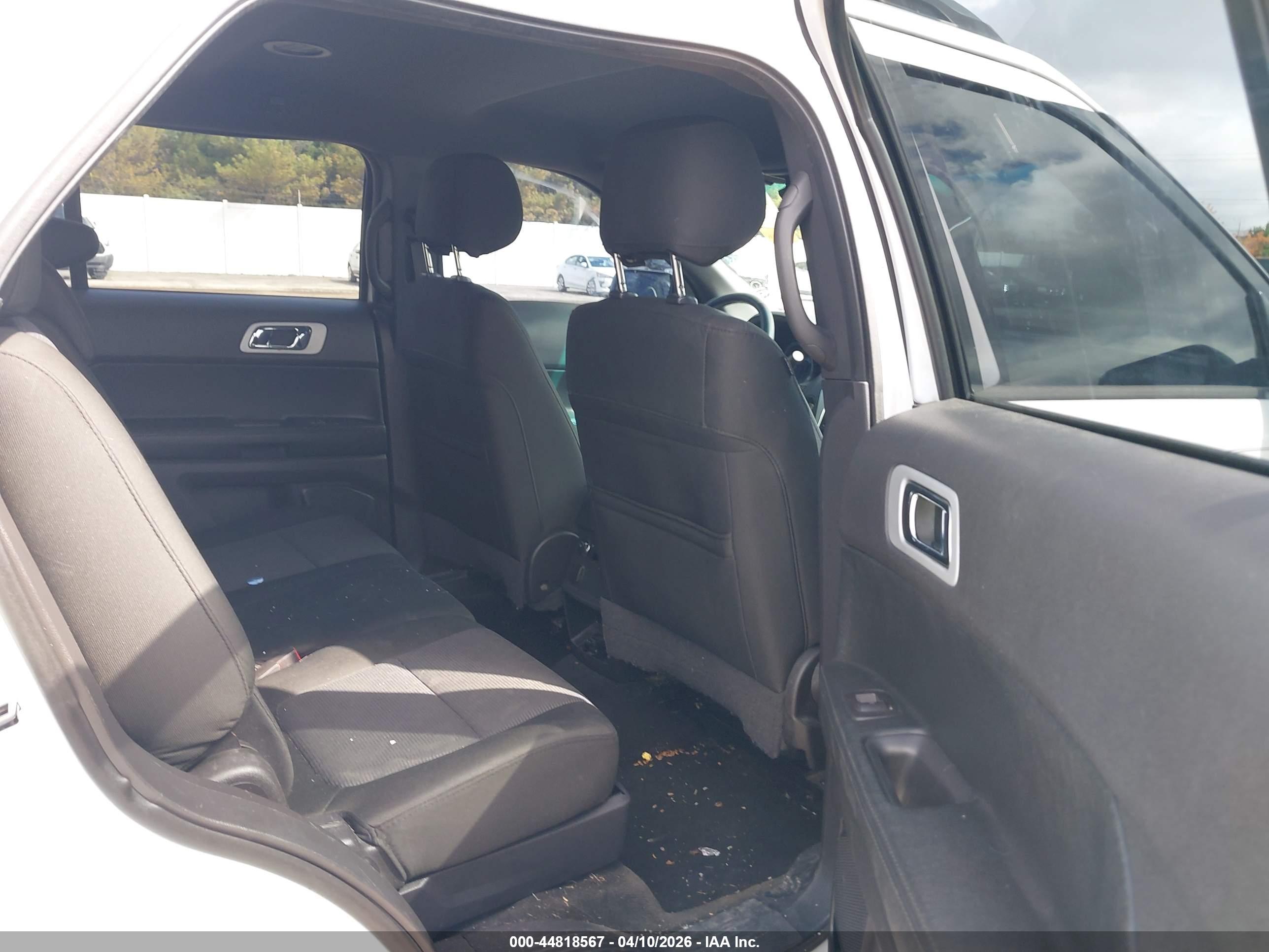 FORD EXPLORER image 8