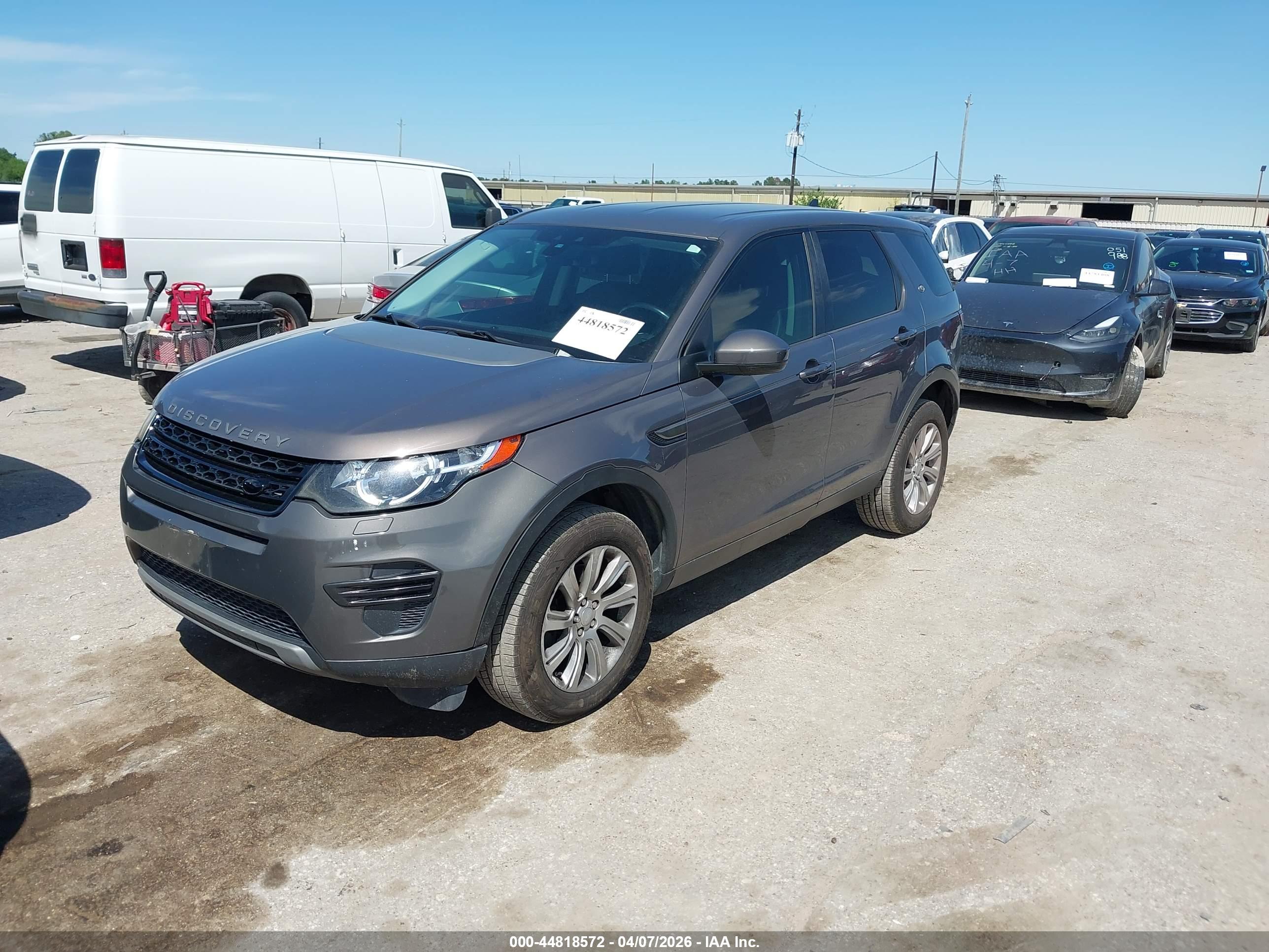 LAND ROVER image 2