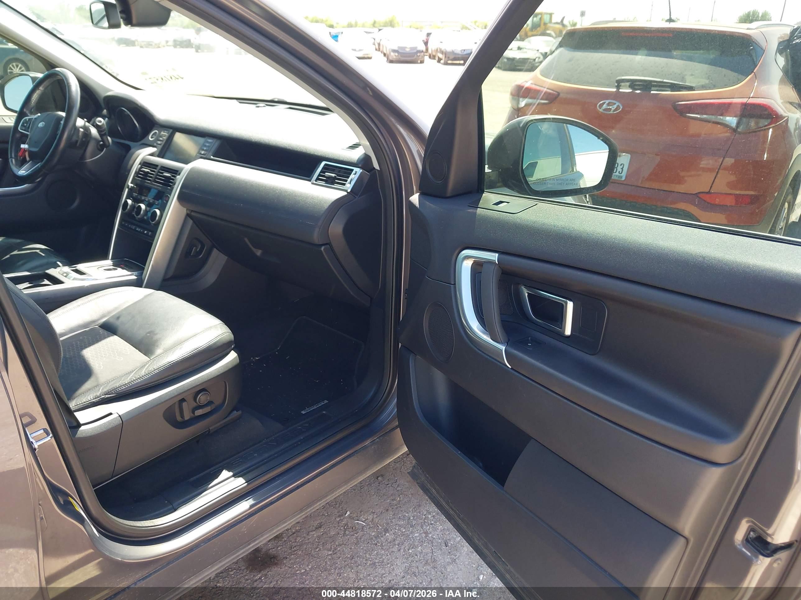 LAND ROVER image 5