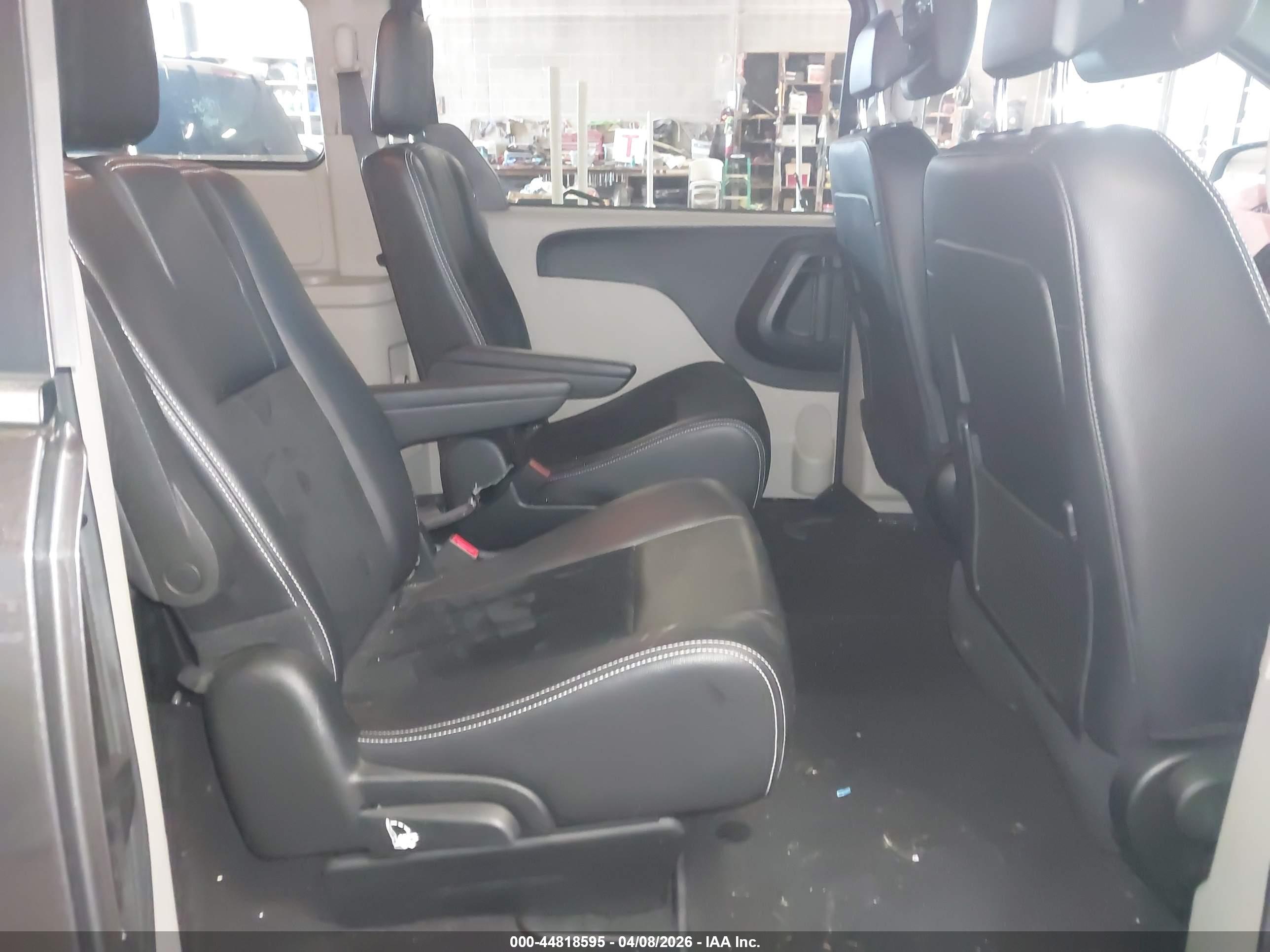 DODGE GRAND image 8
