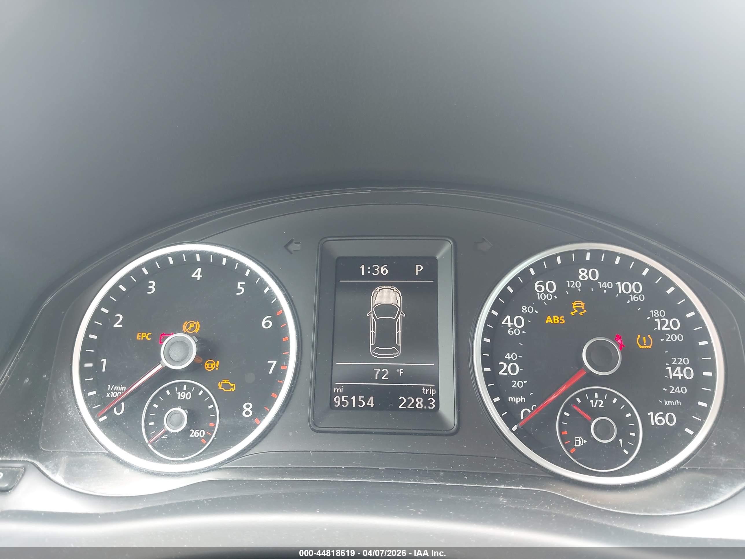VOLKSWAGEN TIGUAN image 7