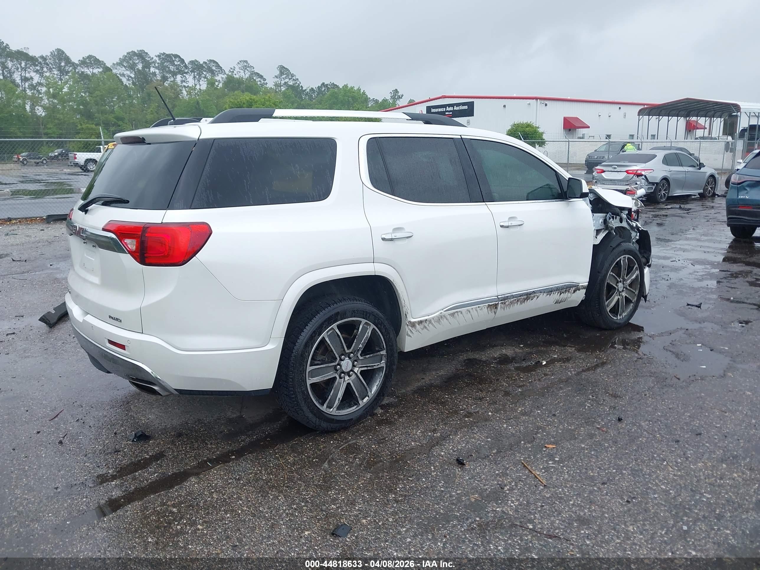 GMC ACADIA image 4